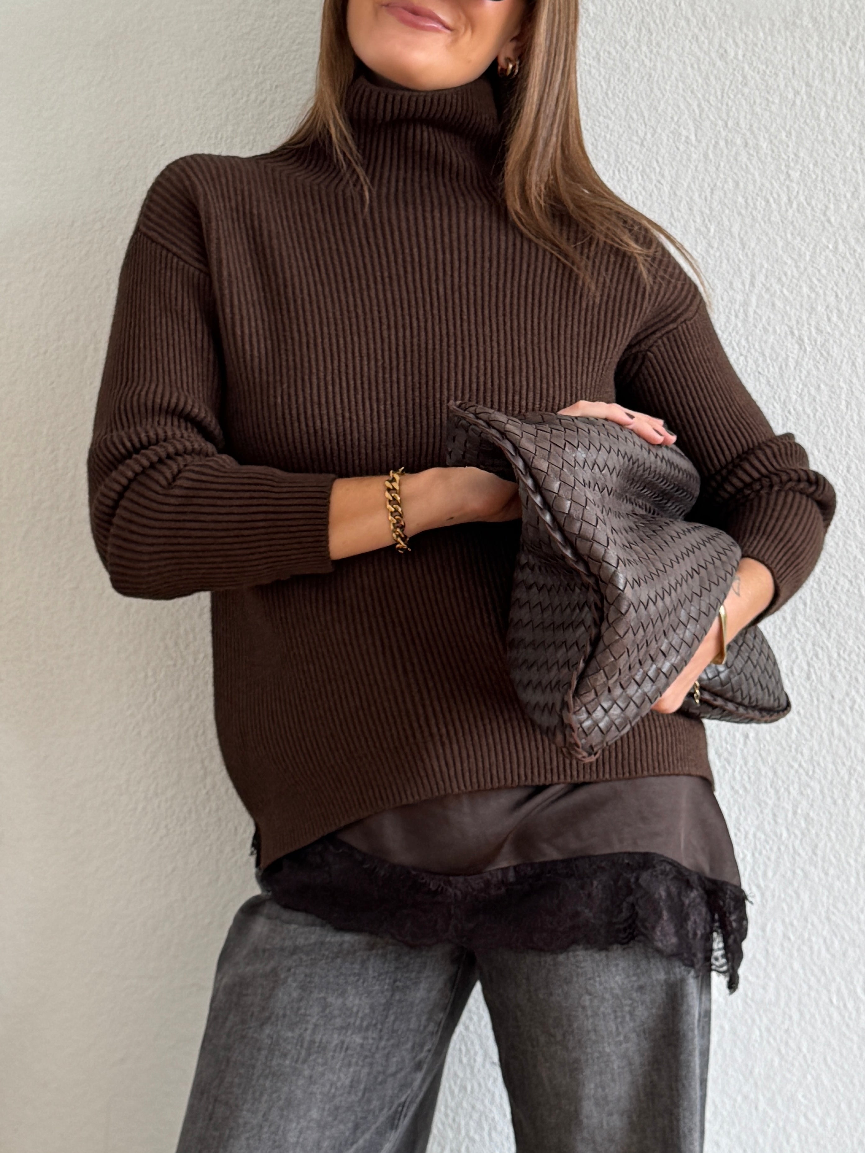 Asymmetrisches Top mit Spitze - Dark Chocolate