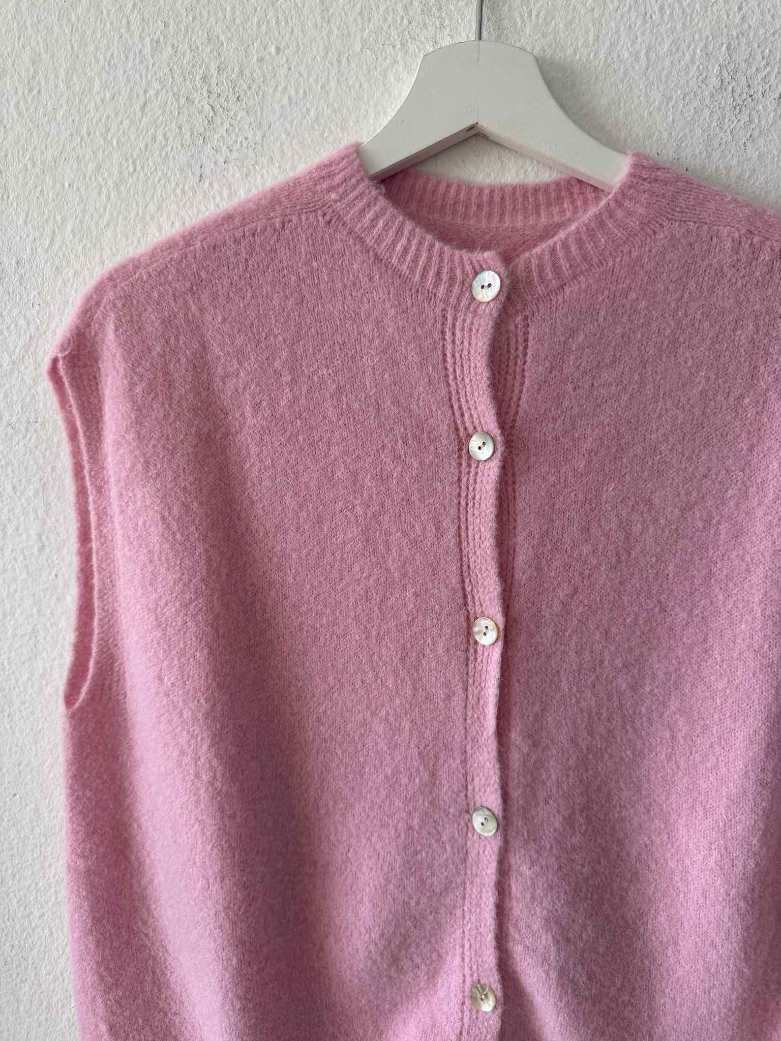 Baby Alpaka Weste Rundhals für Damen in Baby Pink von Maingold Basics