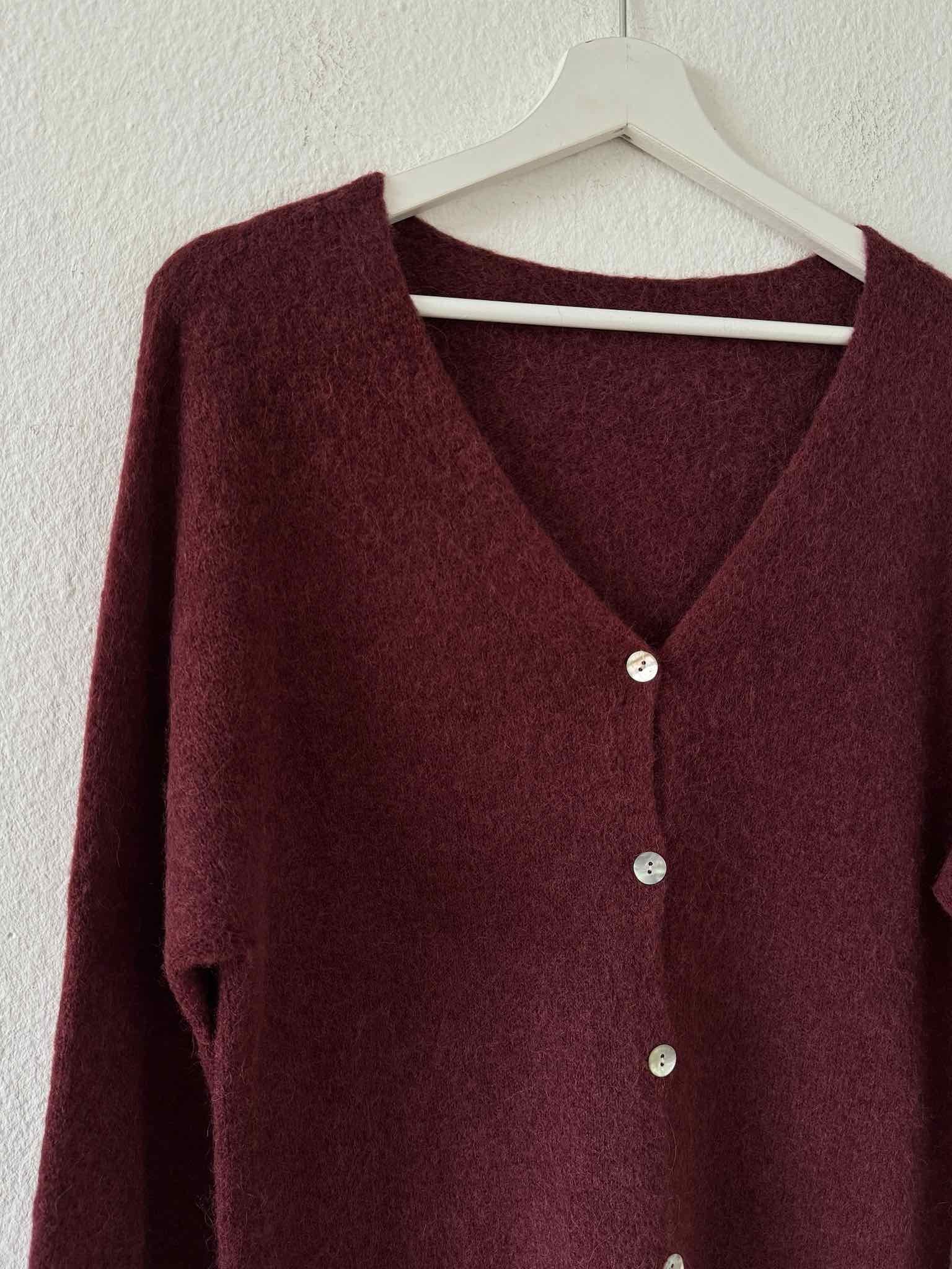Basic Baby Alpaka Cardigan für Damen in Bordeaux von Maingold Basics