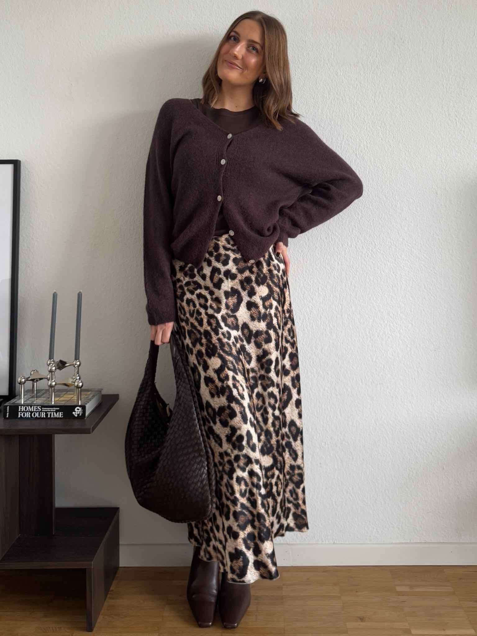 Basic Baby Alpaka Cardigan für Damen in Chocolate von Maingold Basics
