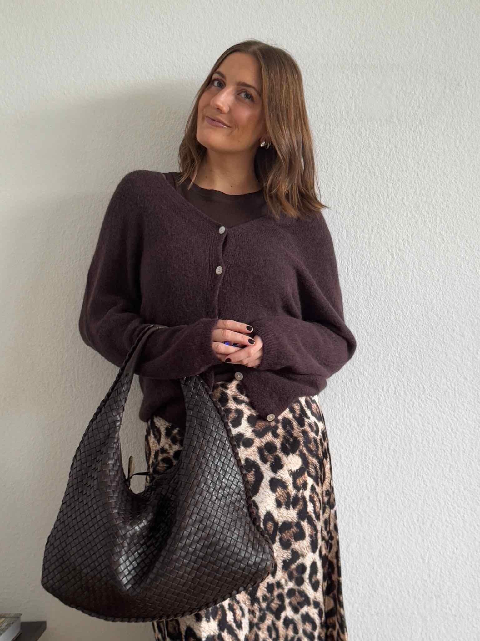 Basic Baby Alpaka Cardigan für Damen in Chocolate von Maingold Basics