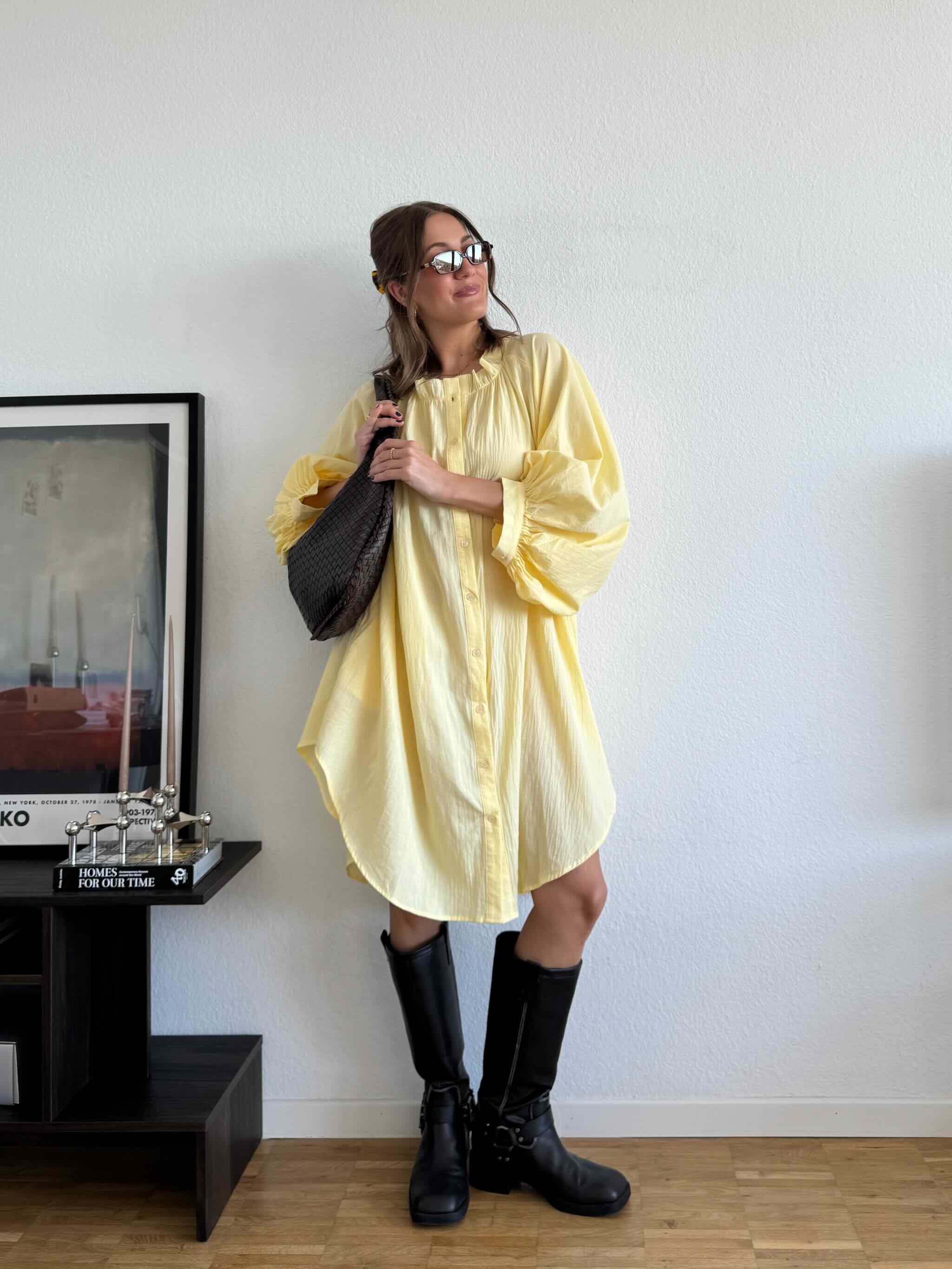 Blusenkleid mit Rückendetail für Damen in Butter Yellow von Maingold Basics