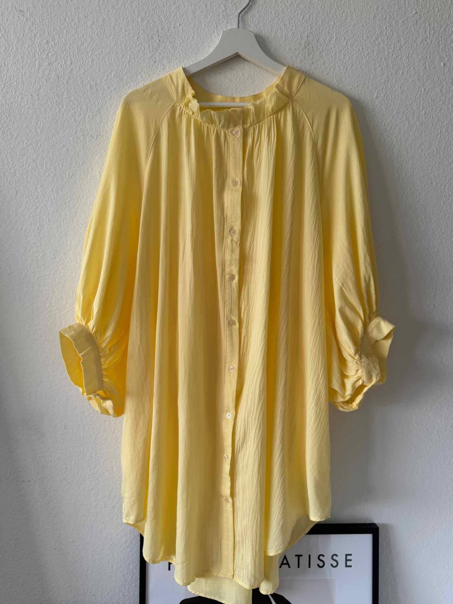 Blusenkleid mit Rückendetail für Damen in Butter Yellow von Maingold Basics