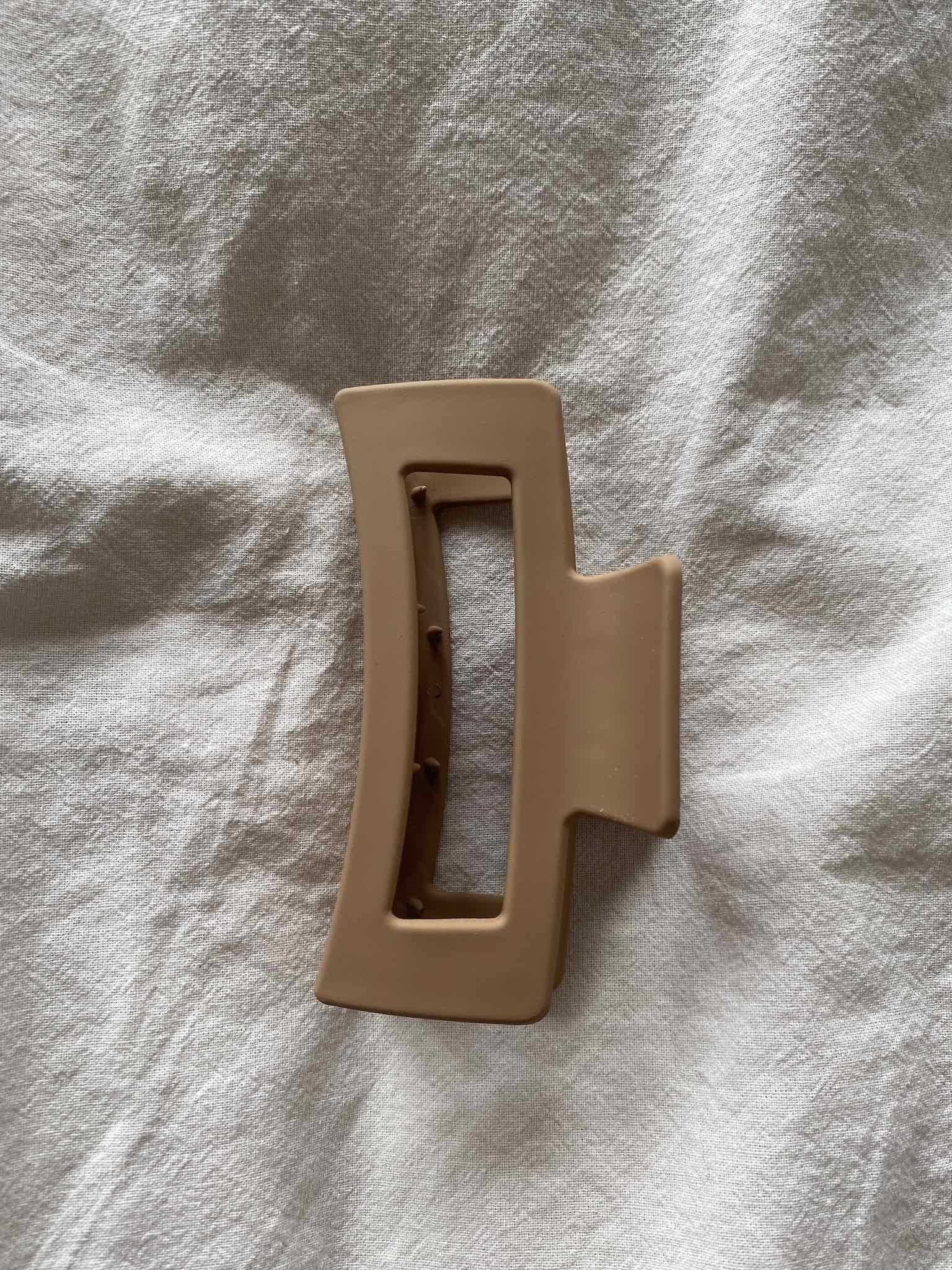 Haarklammer Hair Claw für Damen in Eckig Farbe Beige von Maingold Basics