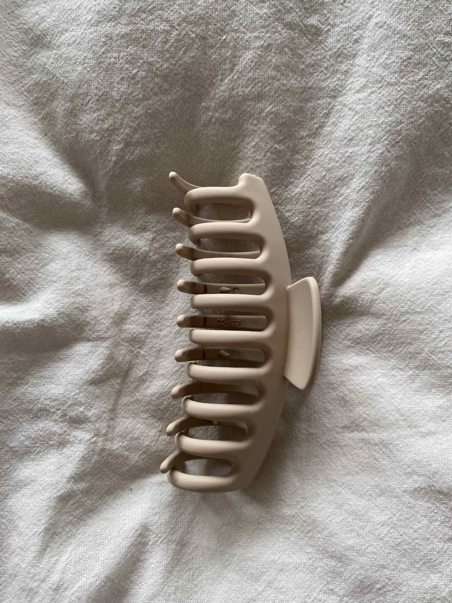 Haarklammer Hair Claw für Damen in Groß Farbe Nude von Maingold Basics