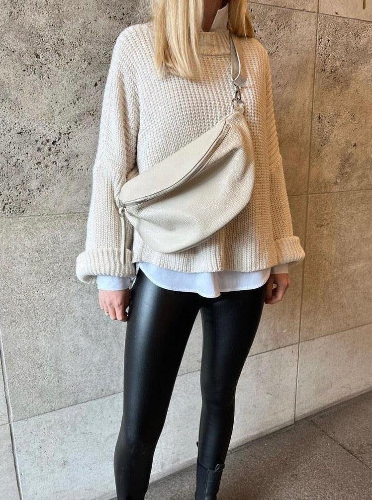 Short Oversize Pulli mit Schlitz in Beige für Damen von Maingold Basics