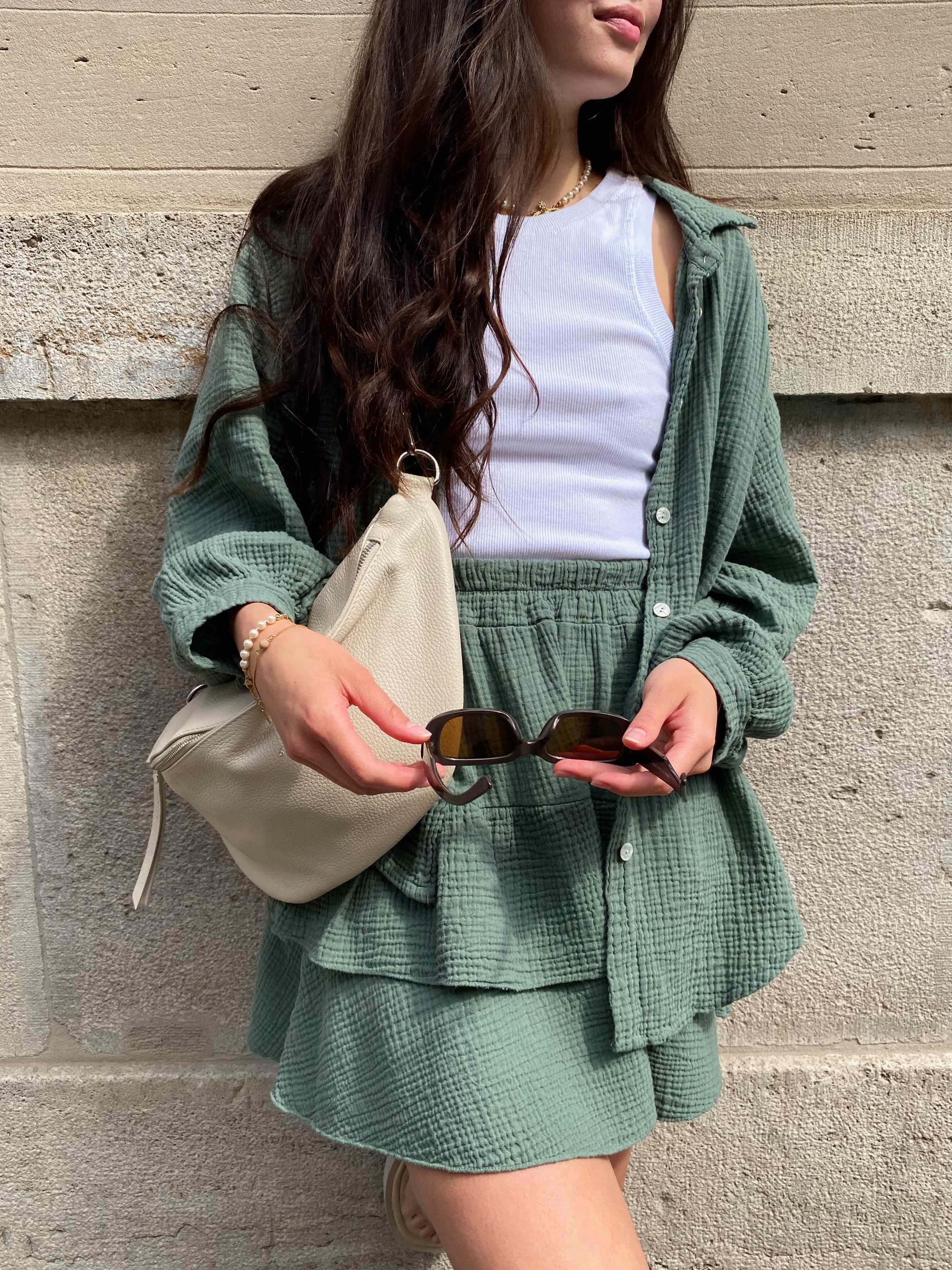 Kurze Musselin Bluse - Olive