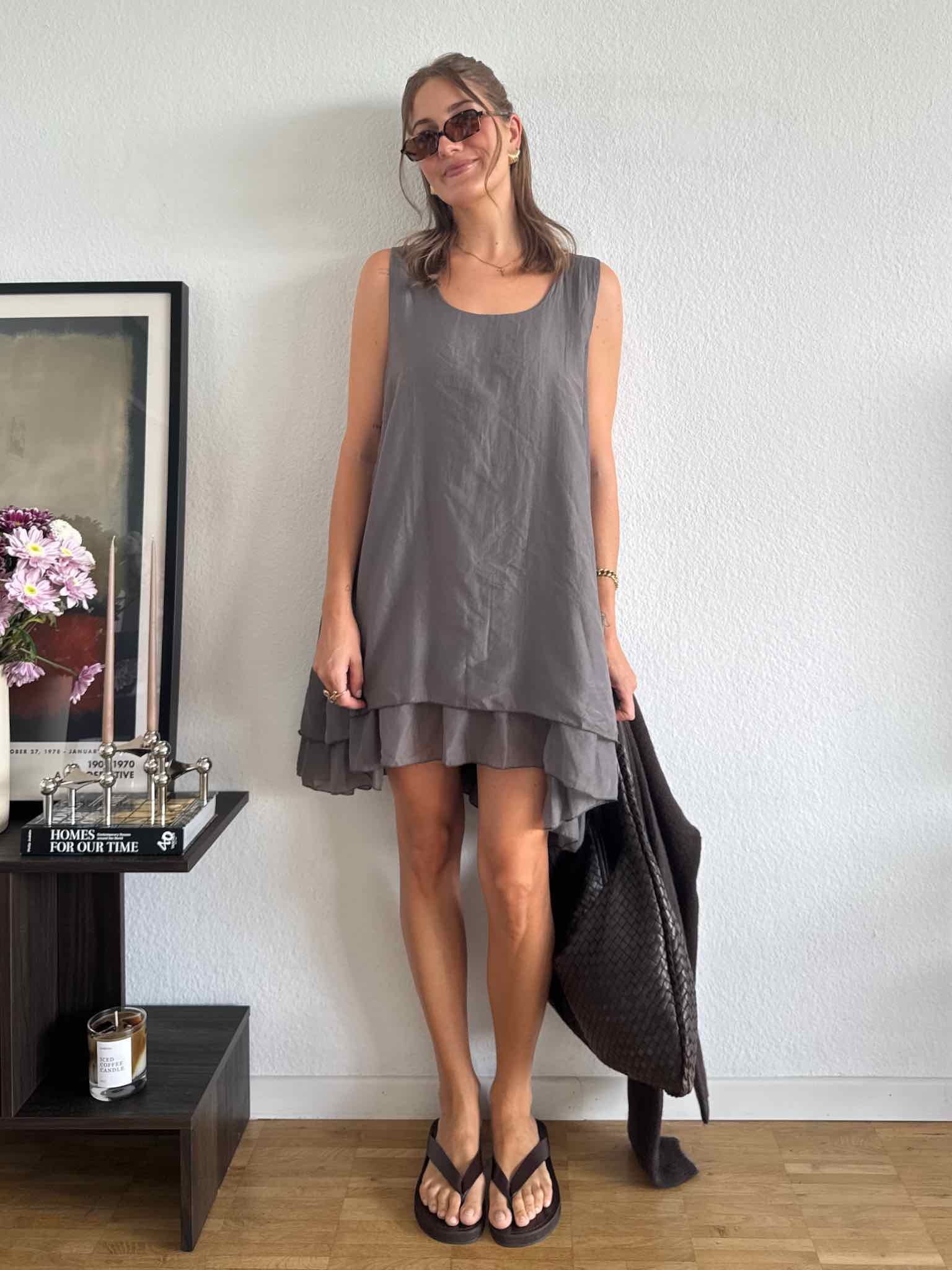 Kurzes Chiffon Kleid für Damen in Anthrazit von Maingold Basics