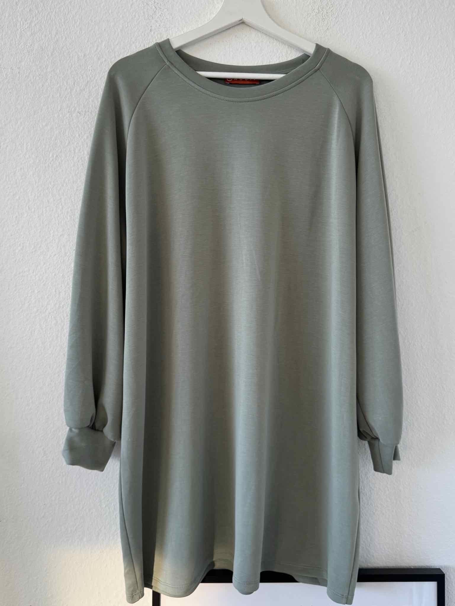 Langarm Kleid aus Modal für Damen in Sage Green von Maingold Basics