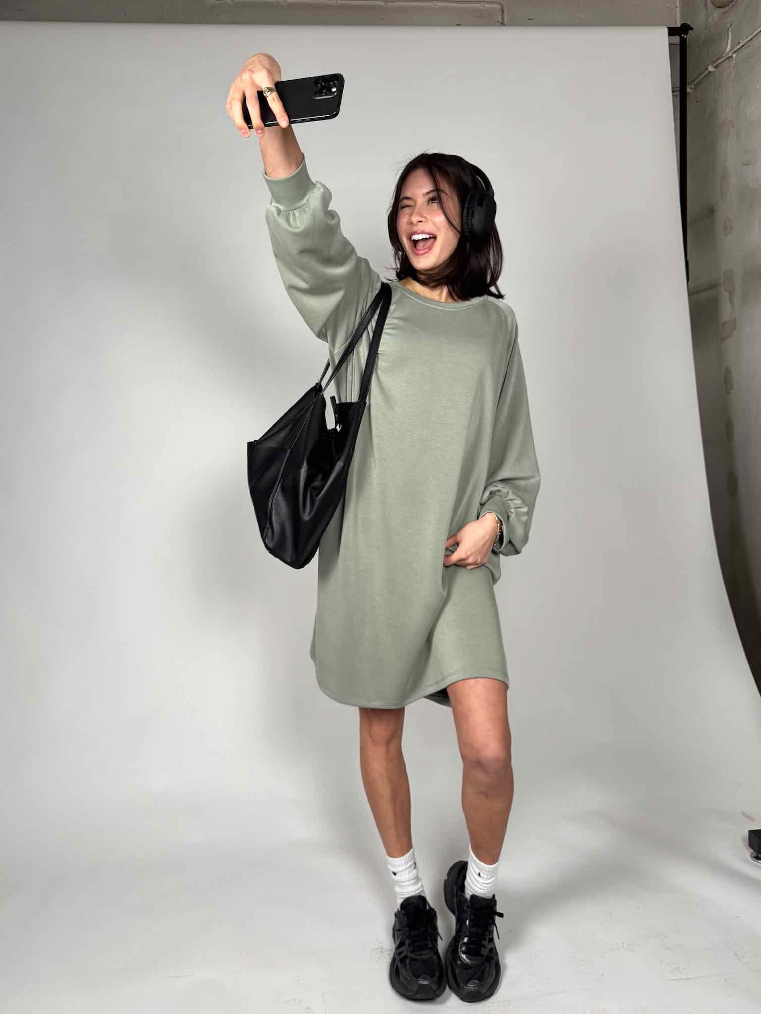 Langarm Kleid aus Modal für Damen in Sage Green von Maingold Basics