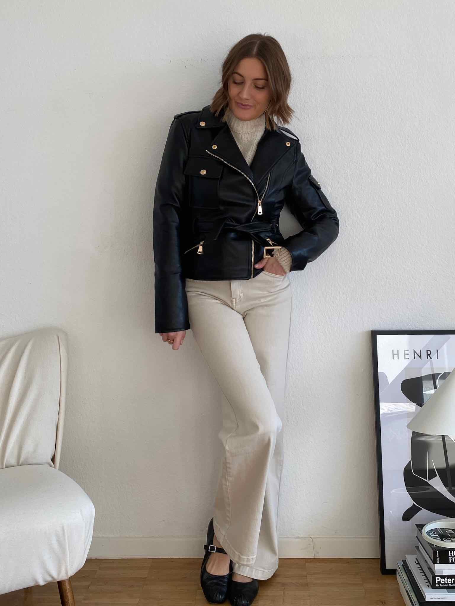 Lederimitatjacke mit Gürtel für Damen in Black von Maingold Basics