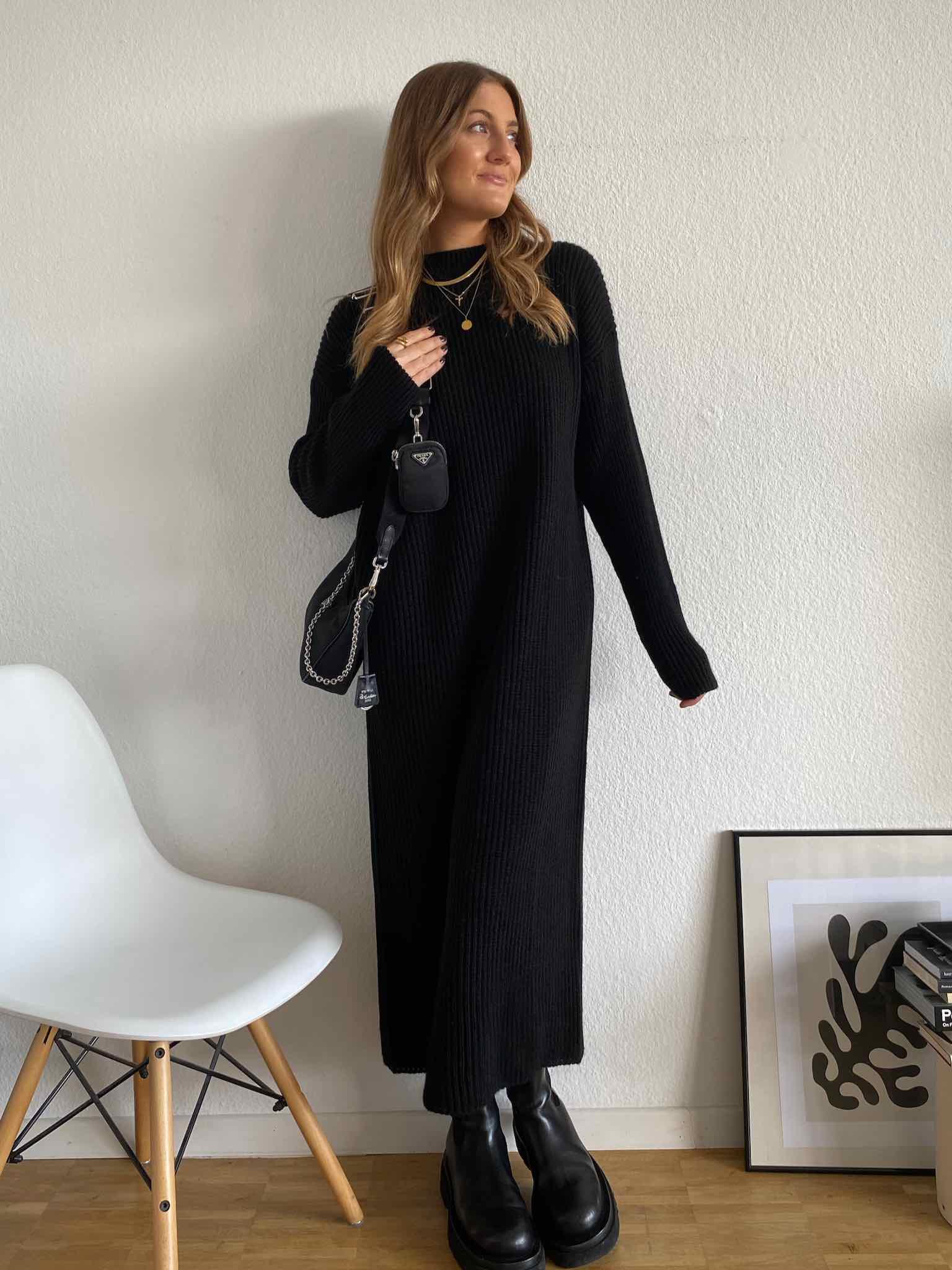 Long Knit Dress für Damen in Black von maingoldbasics.de