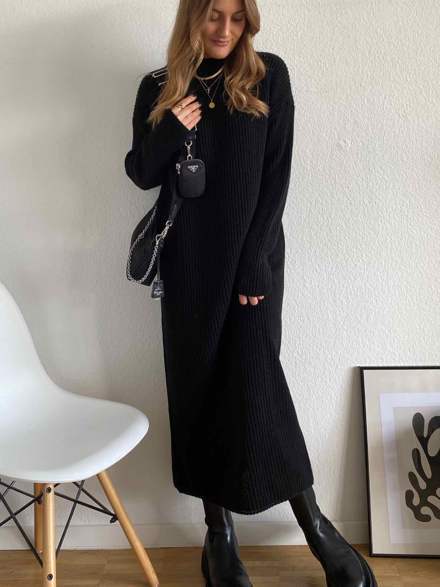 Long Knit Dress für Damen in Black von maingoldbasics.de