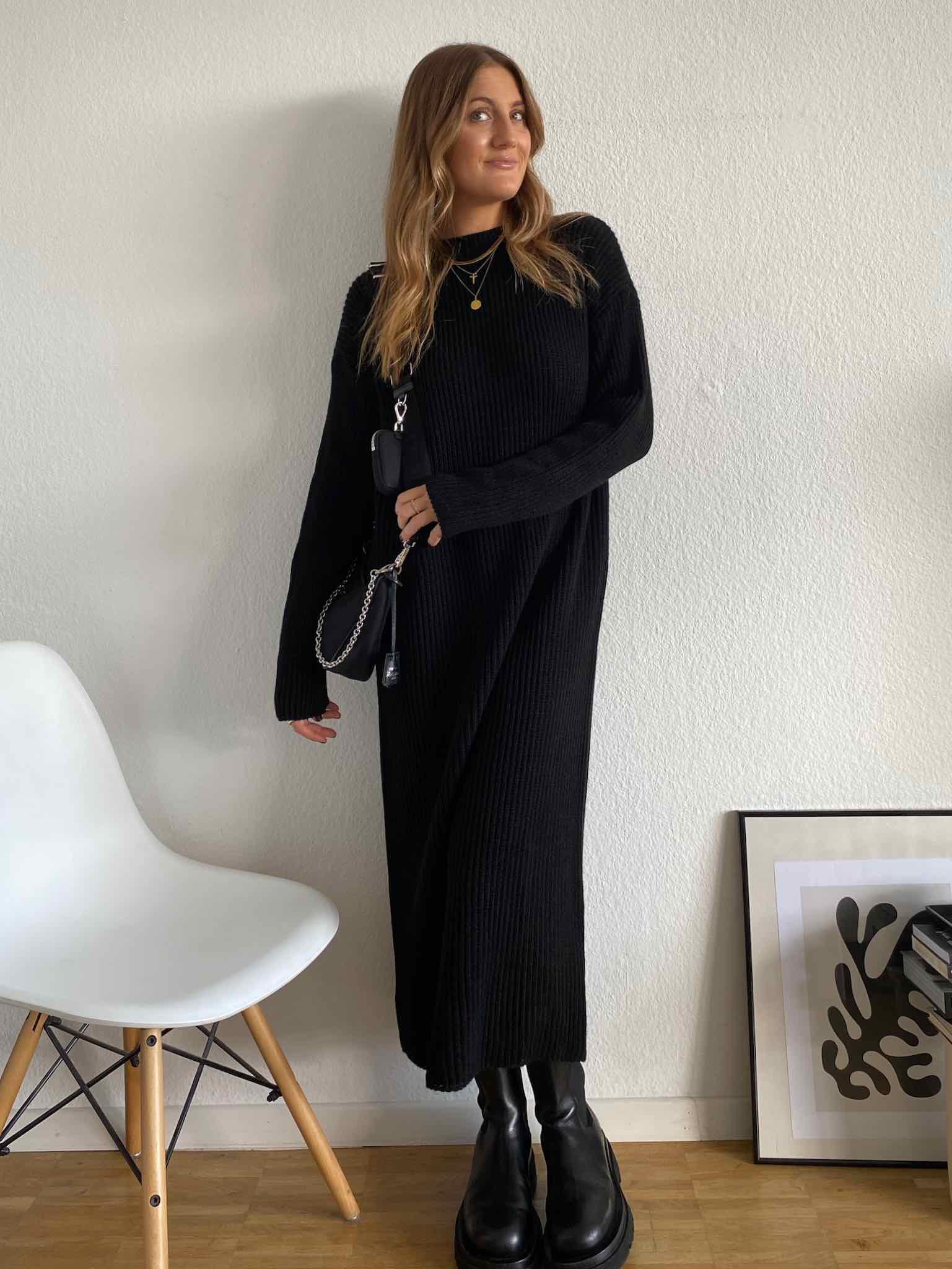 Long Knit Dress für Damen in Black von maingoldbasics.de