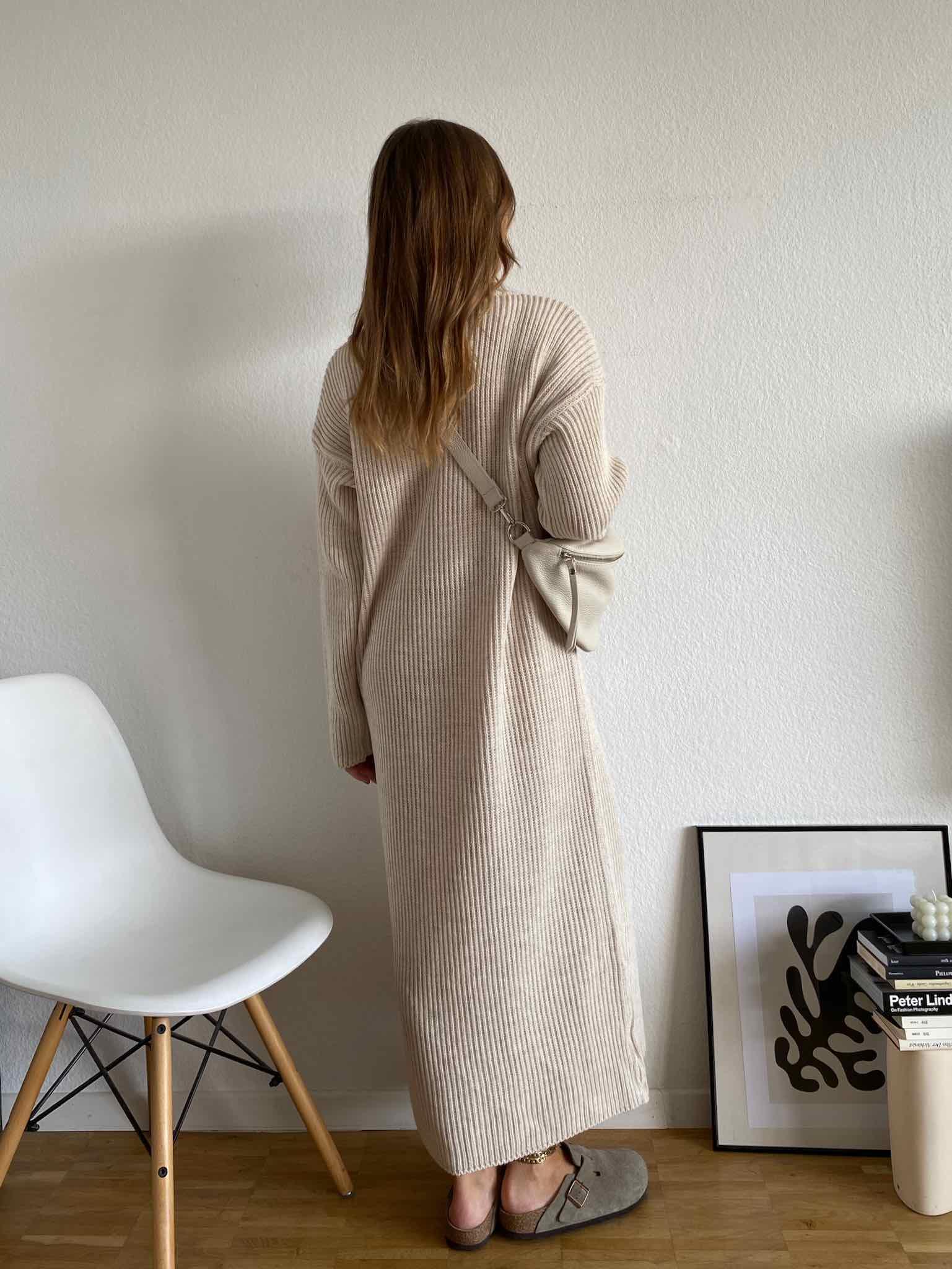 Long Knit Dress für Damen in Creme von maingoldbasics.de