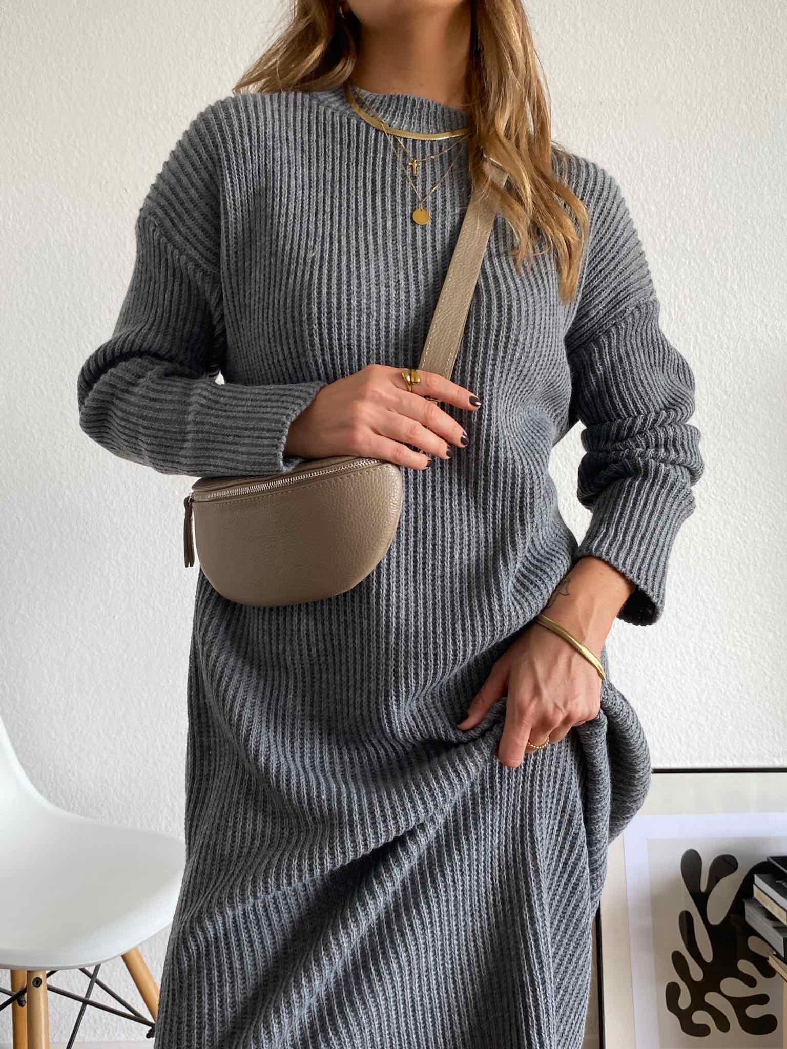 Long Knit Dress für Damen in Grey von maingoldbasics.de