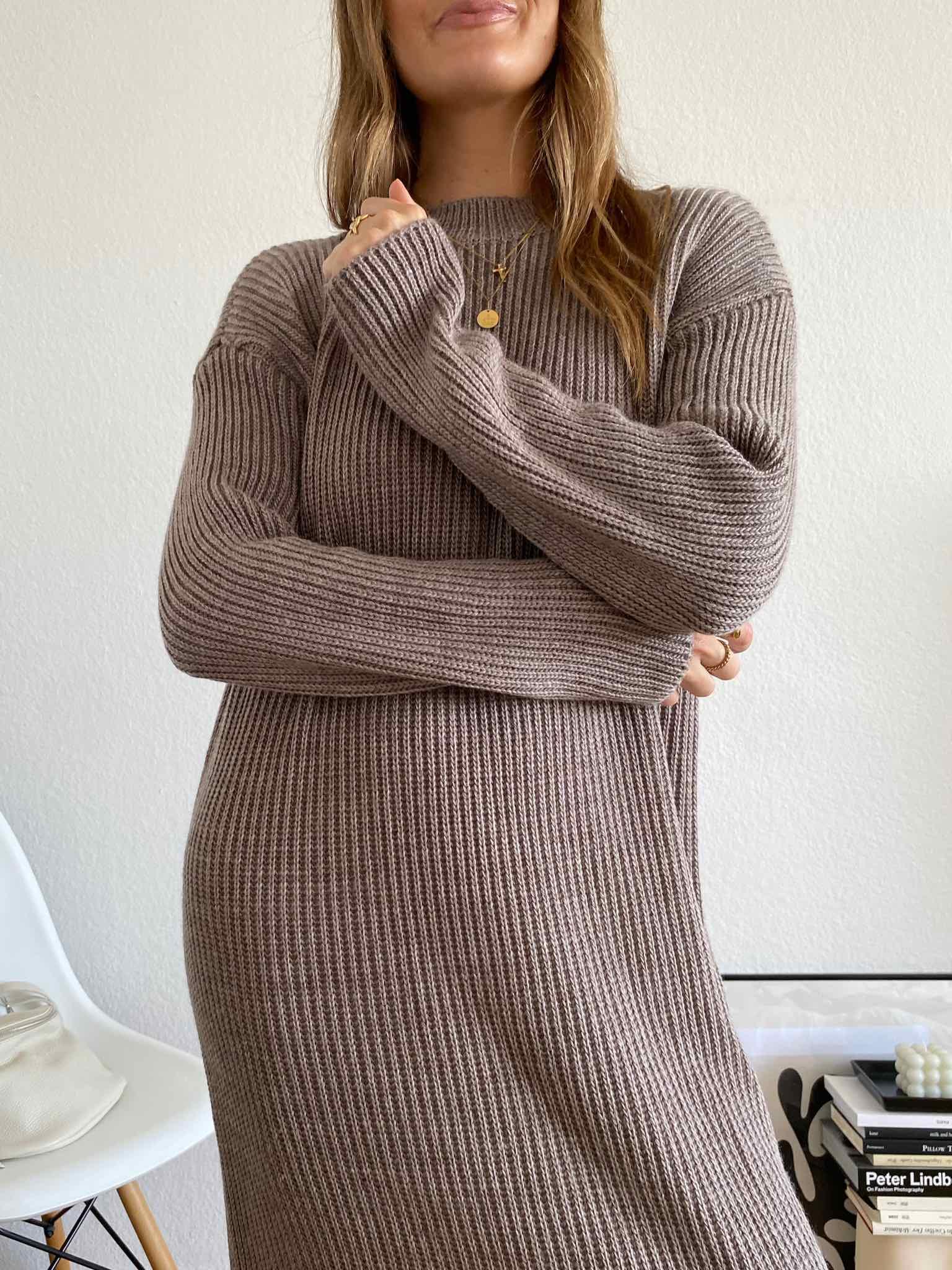 Long Knit Dress für Damen in Dark Taupe von Maingold Basics