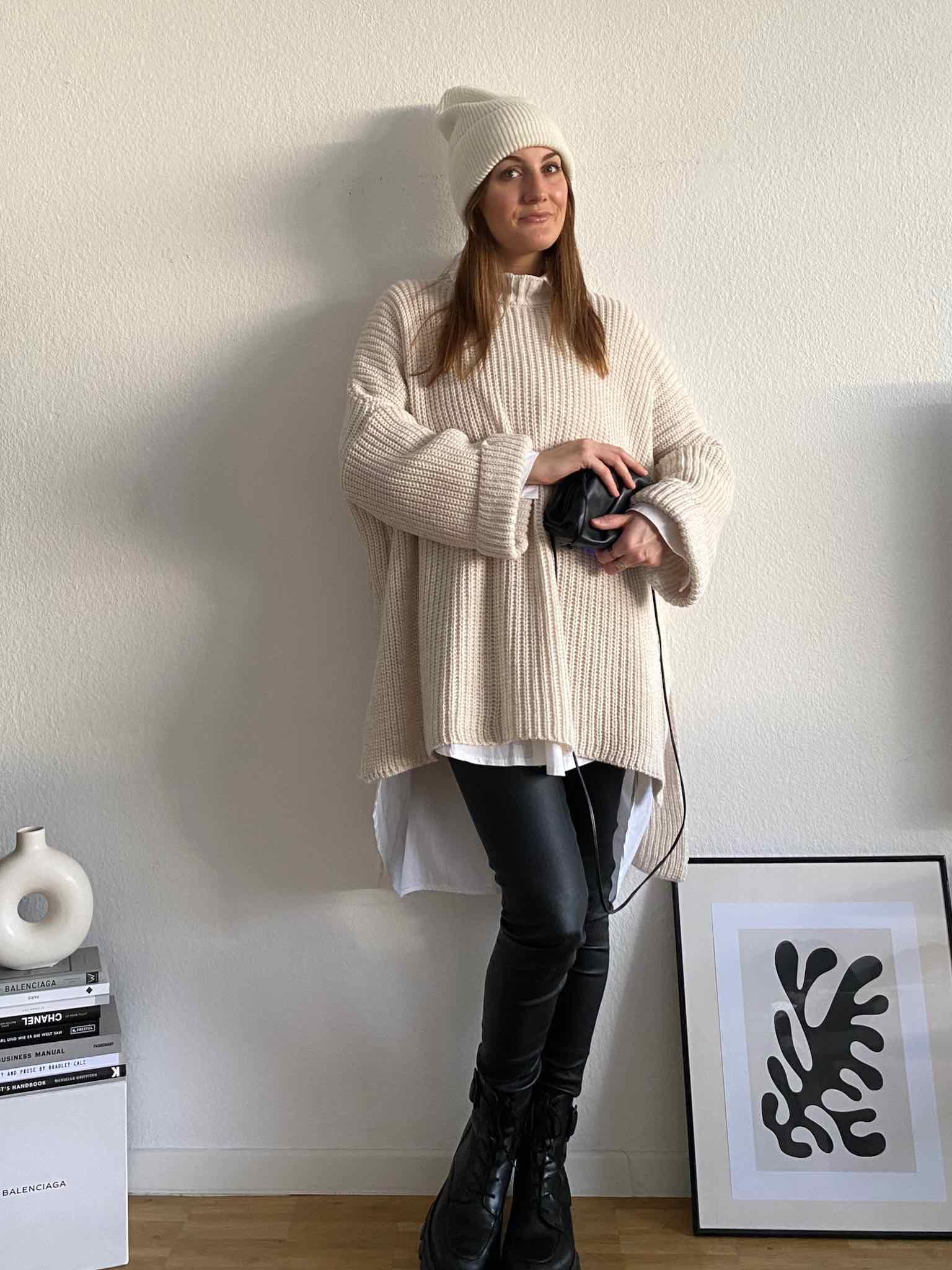 Long Oversize Pulli mit Schlitz für Damen in Beige von Maingold Basics