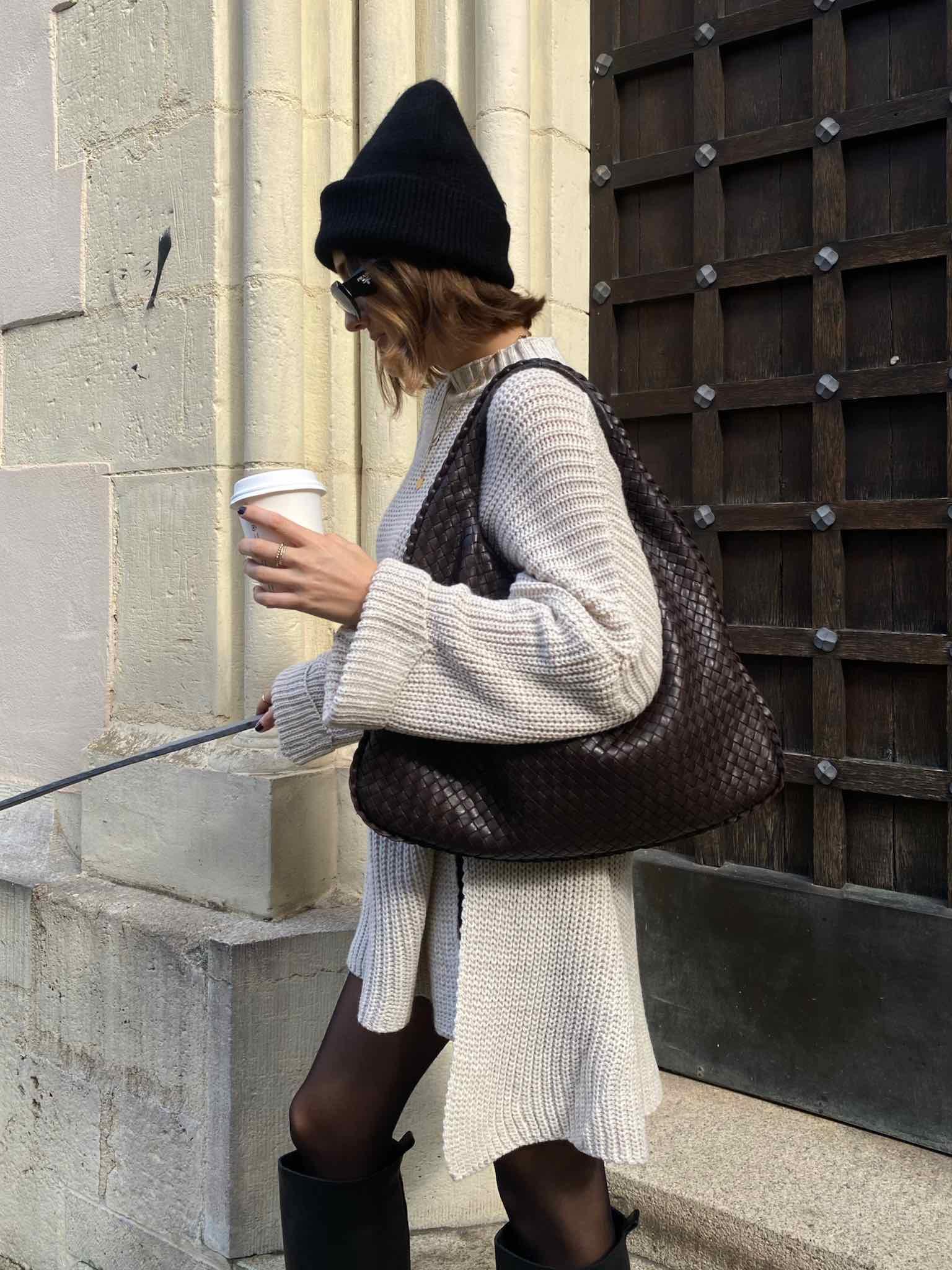 Long Oversize Pulli mit Schlitz für Damen in Beige von Maingold Basics