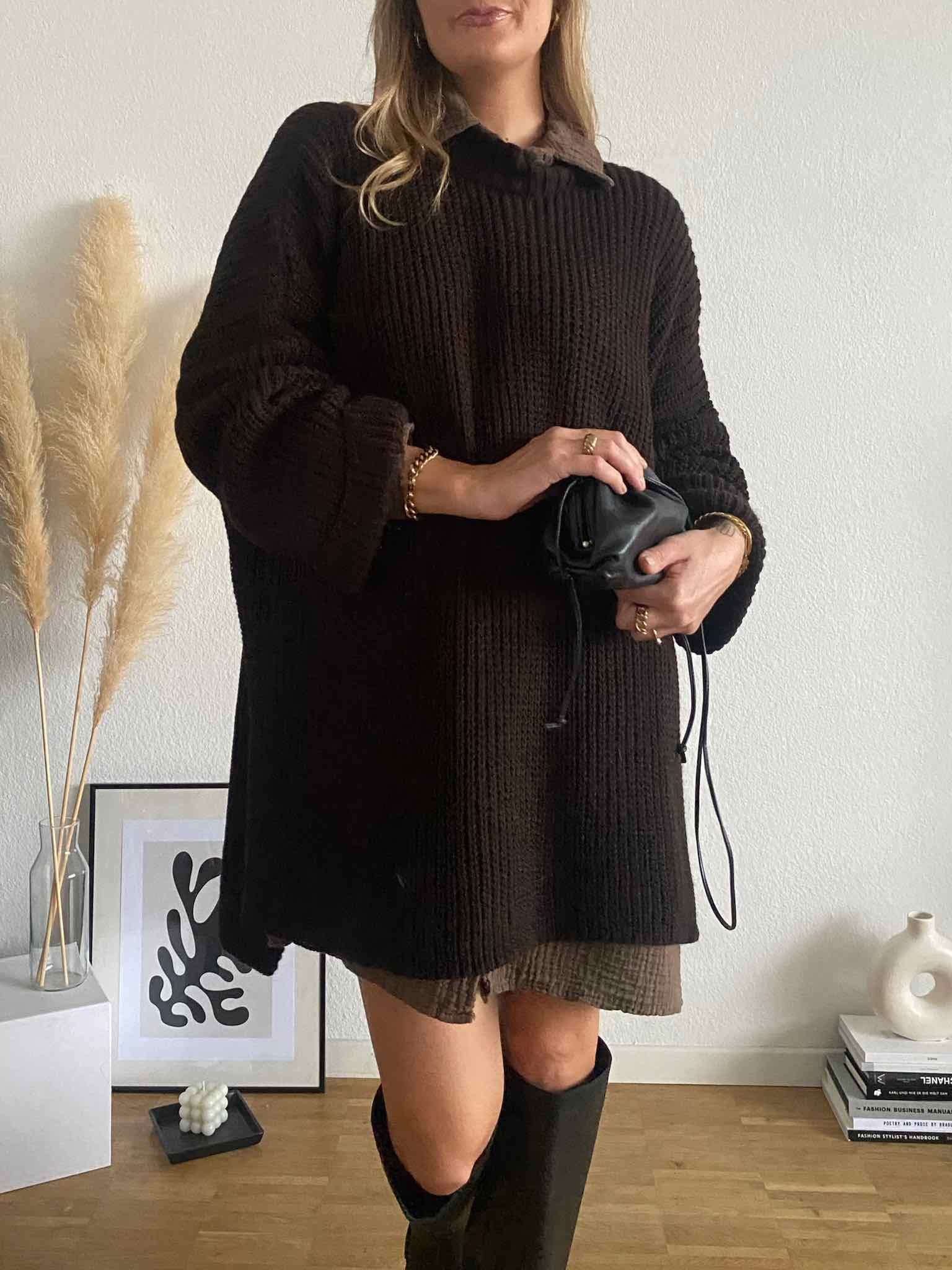 Long Oversize Pulli mit Schlitz für Damen in Dark Chocolate von Maingold Basics