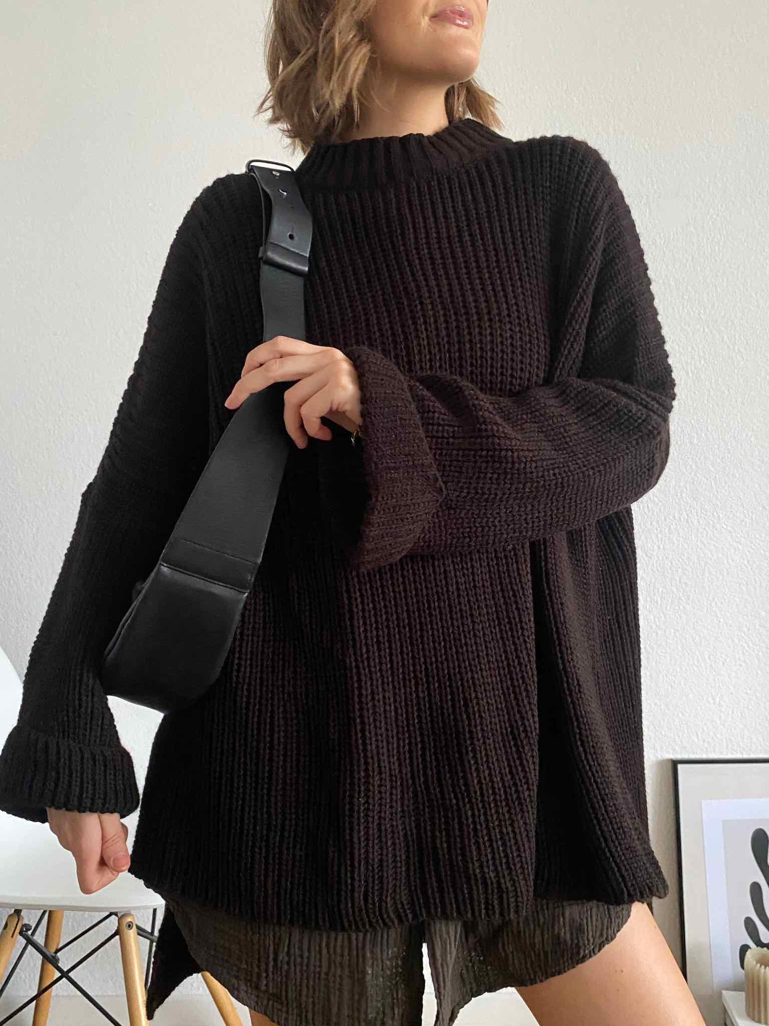 Long Oversize Pulli mit Schlitz für Damen in Dark Chocolate von Maingold Basics