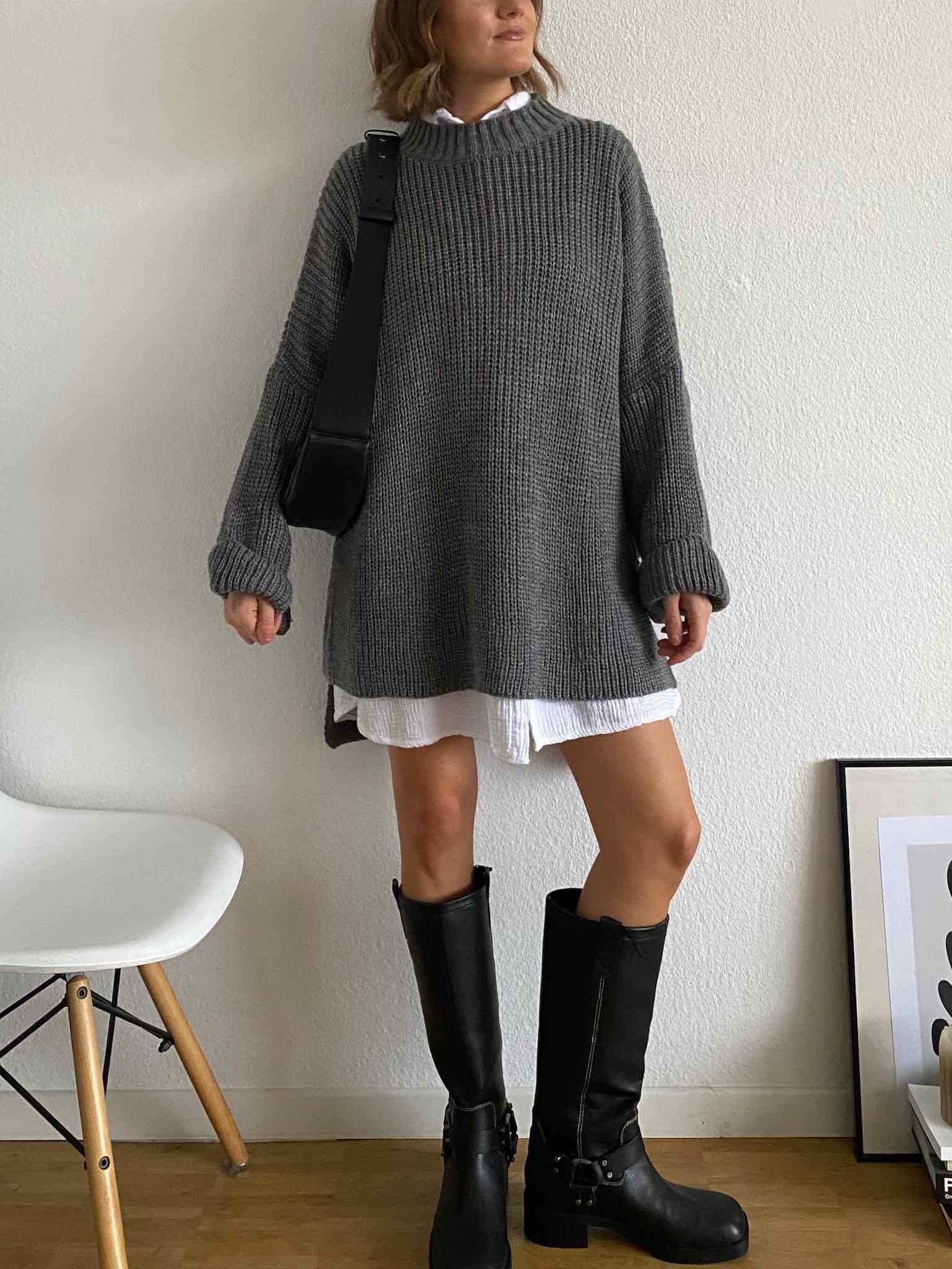 Long Oversize Pulli mit Schlitz für Damen in Dark Grey von Maingold Basics