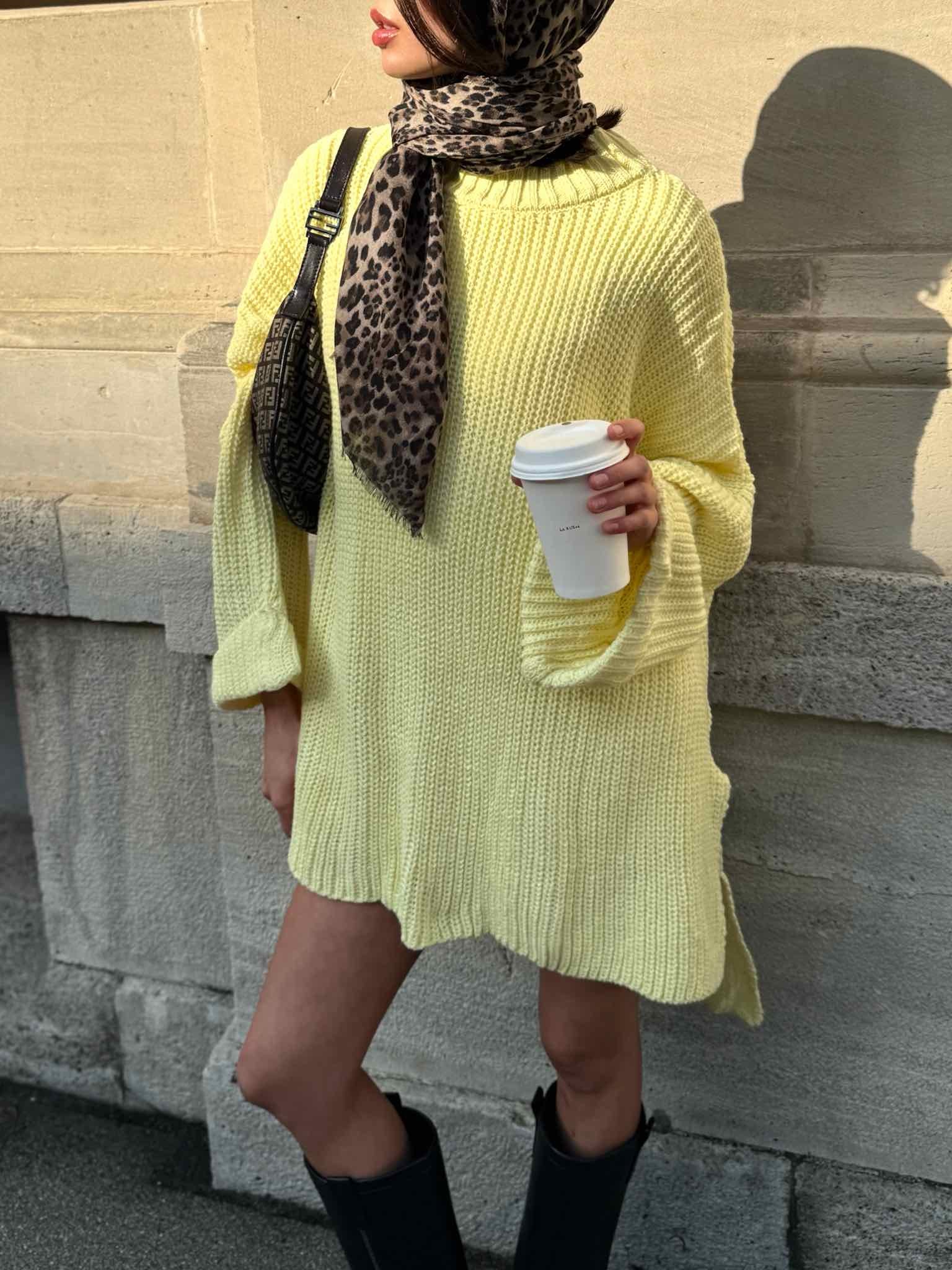 Long Oversize Pulli mit Schlitz für Damen in Yellow von Maingold Basics