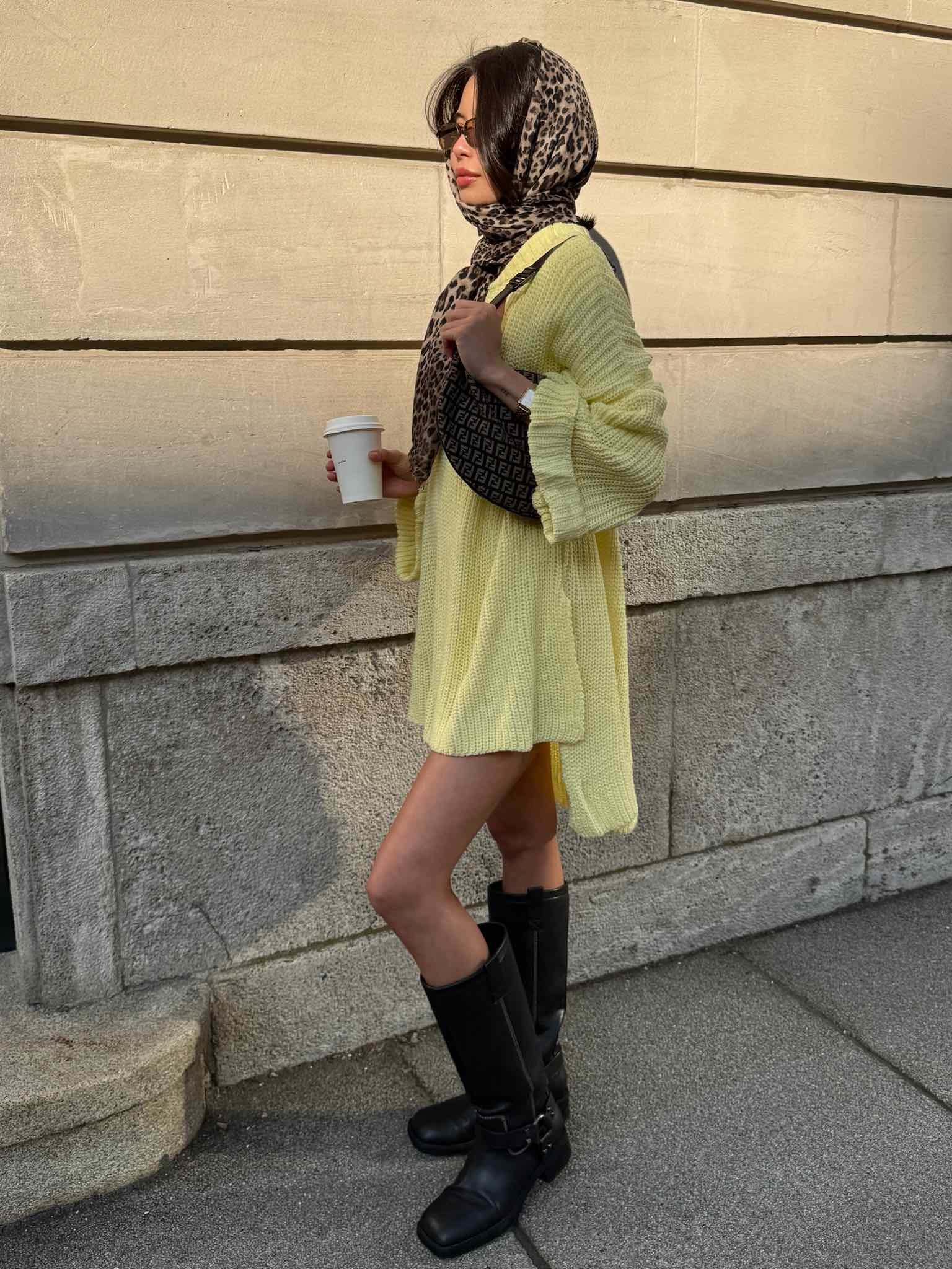 Long Oversize Pulli mit Schlitz für Damen in Yellow von Maingold Basics