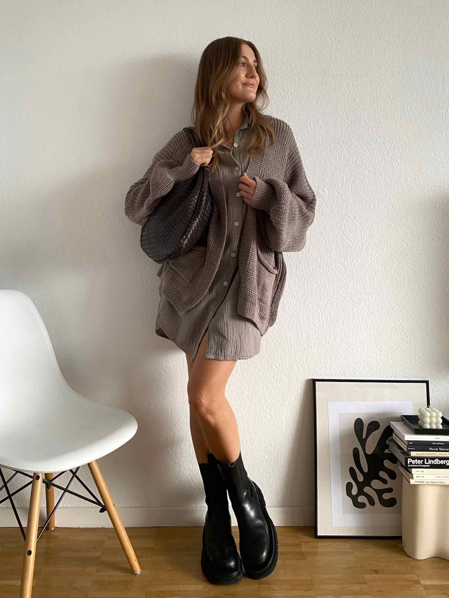 Maingold Basic Cardigan für Damen in Dark Taupe von Maingold Basics