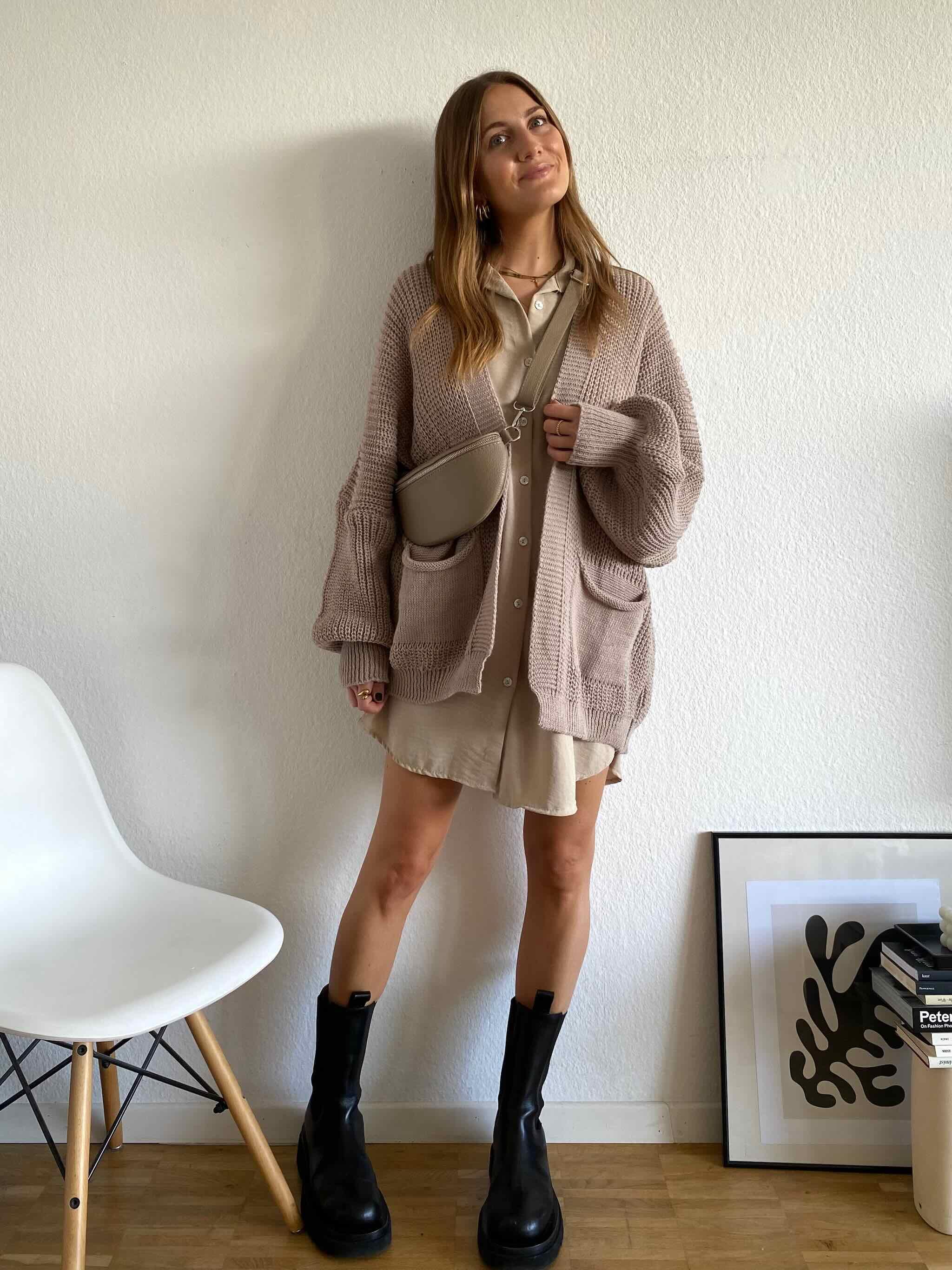 Maingold Basic Cardigan für Damen in Light Taupe von maingoldbasics.de