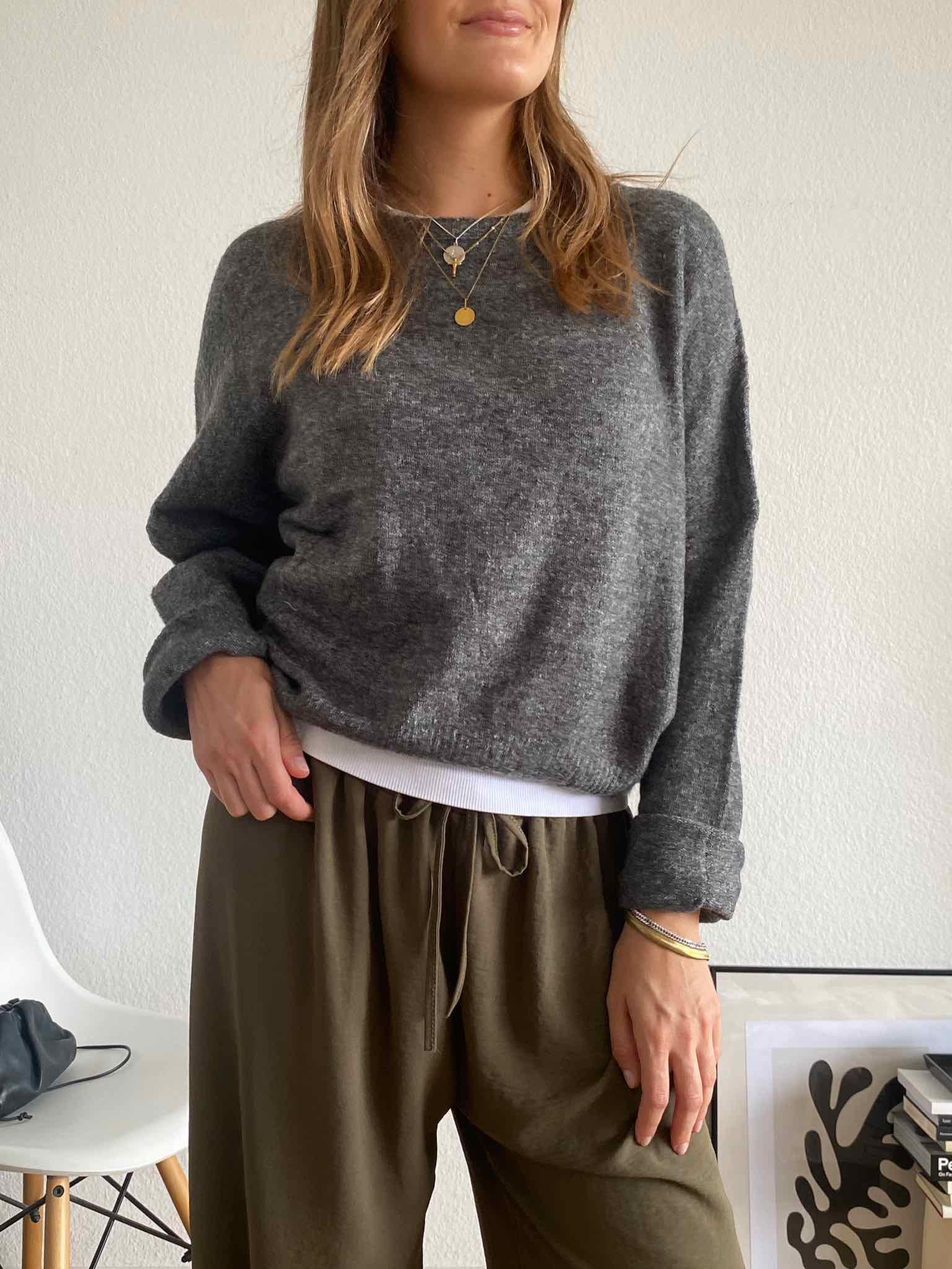 Maingold Basic Lieblings Pulli für Damen in Dark Grey von Maingold Basics