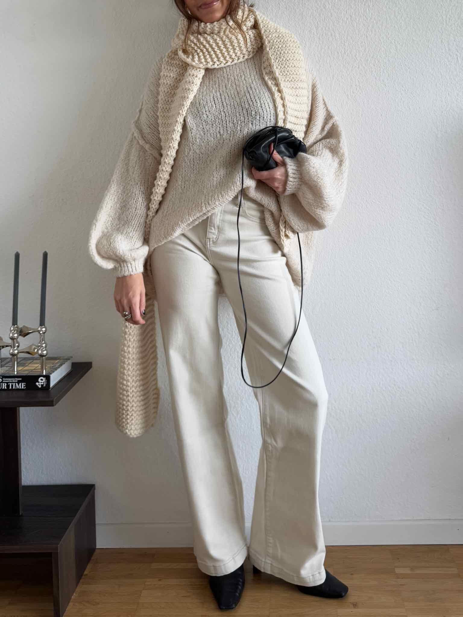 Monday Straight Leg Jeans für Damen in Beige von Maingold Basics