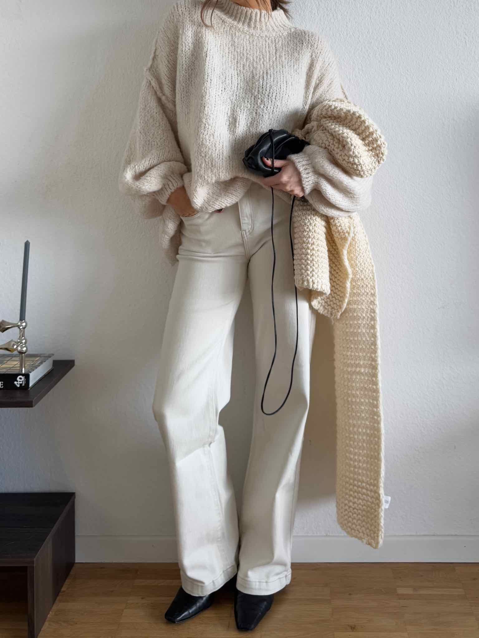 Monday Straight Leg Jeans für Damen in Beige von Maingold Basics