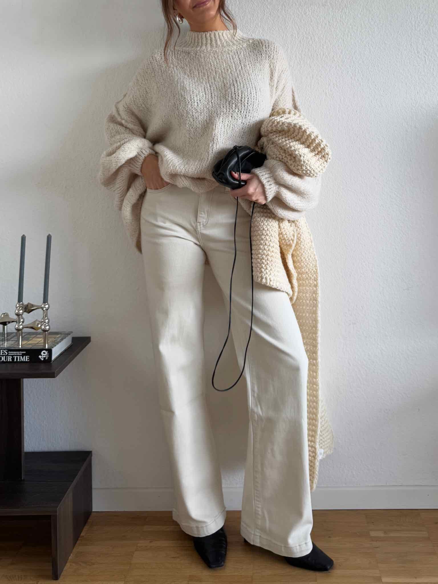 Monday Straight Leg Jeans für Damen in Beige von Maingold Basics