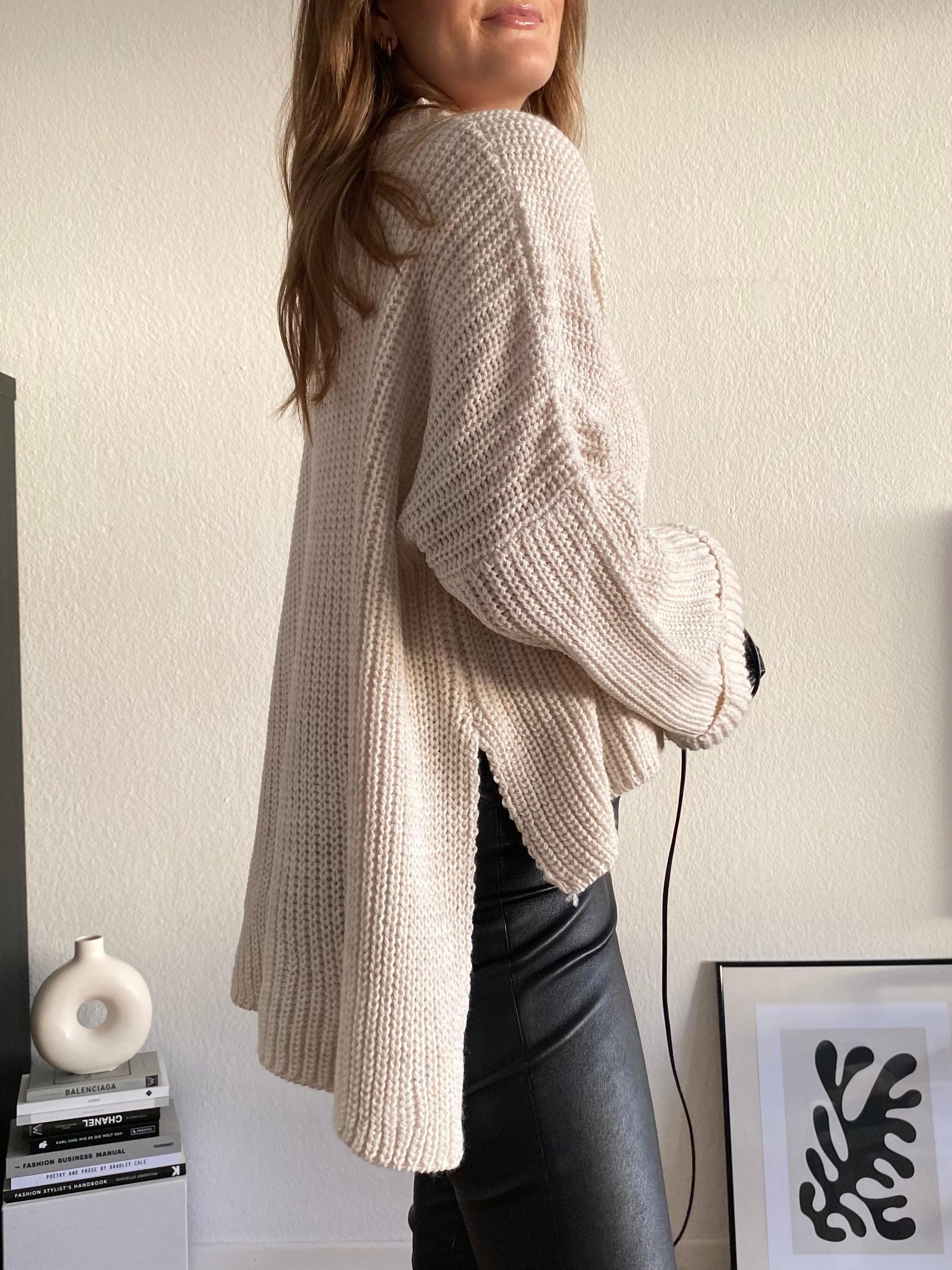 Short Oversize Pulli mit Schlitz in Beige für Damen von Maingold Basics