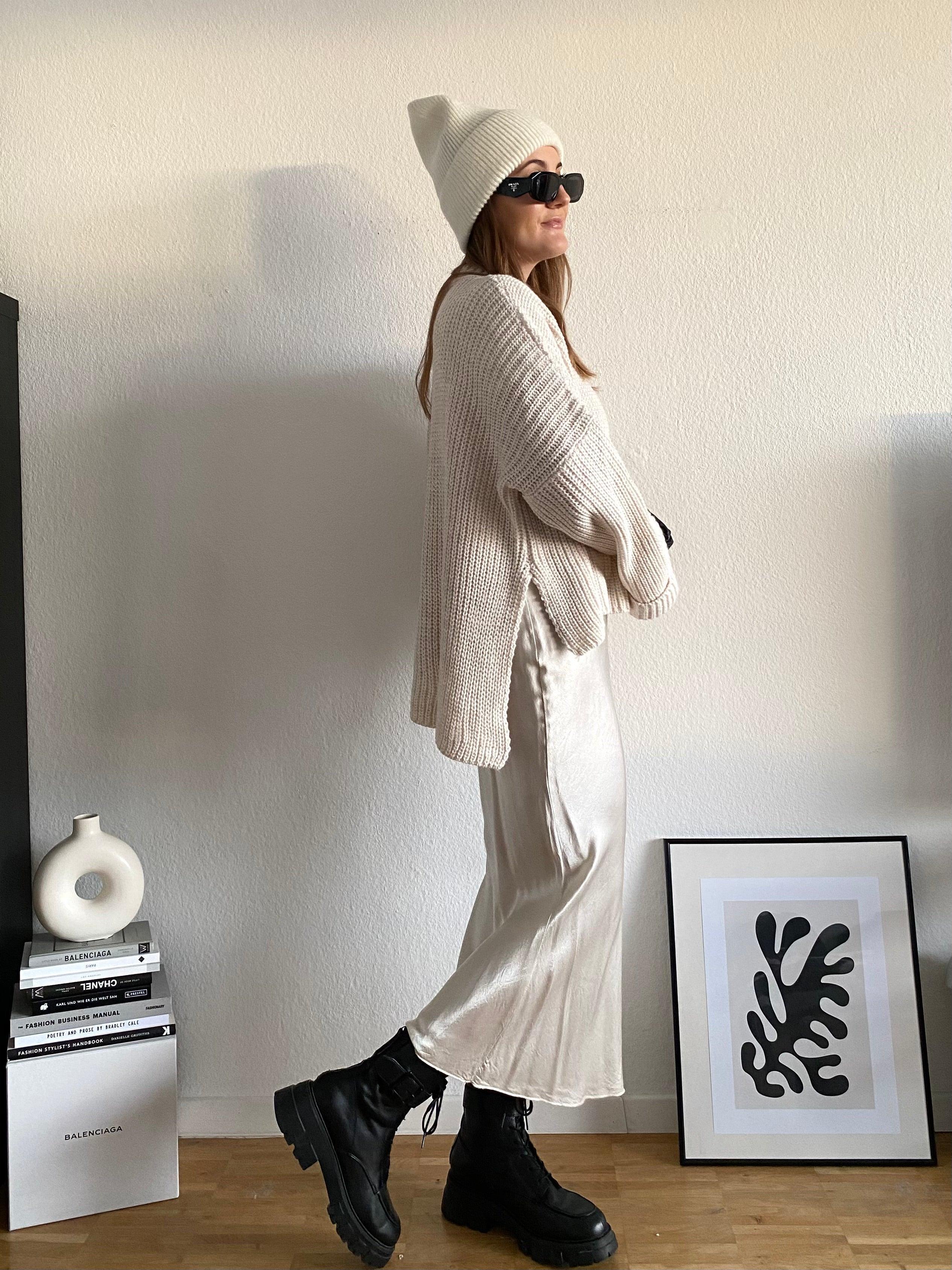 Short Oversize Pulli mit Schlitz in Beige für Damen von Maingold Basics