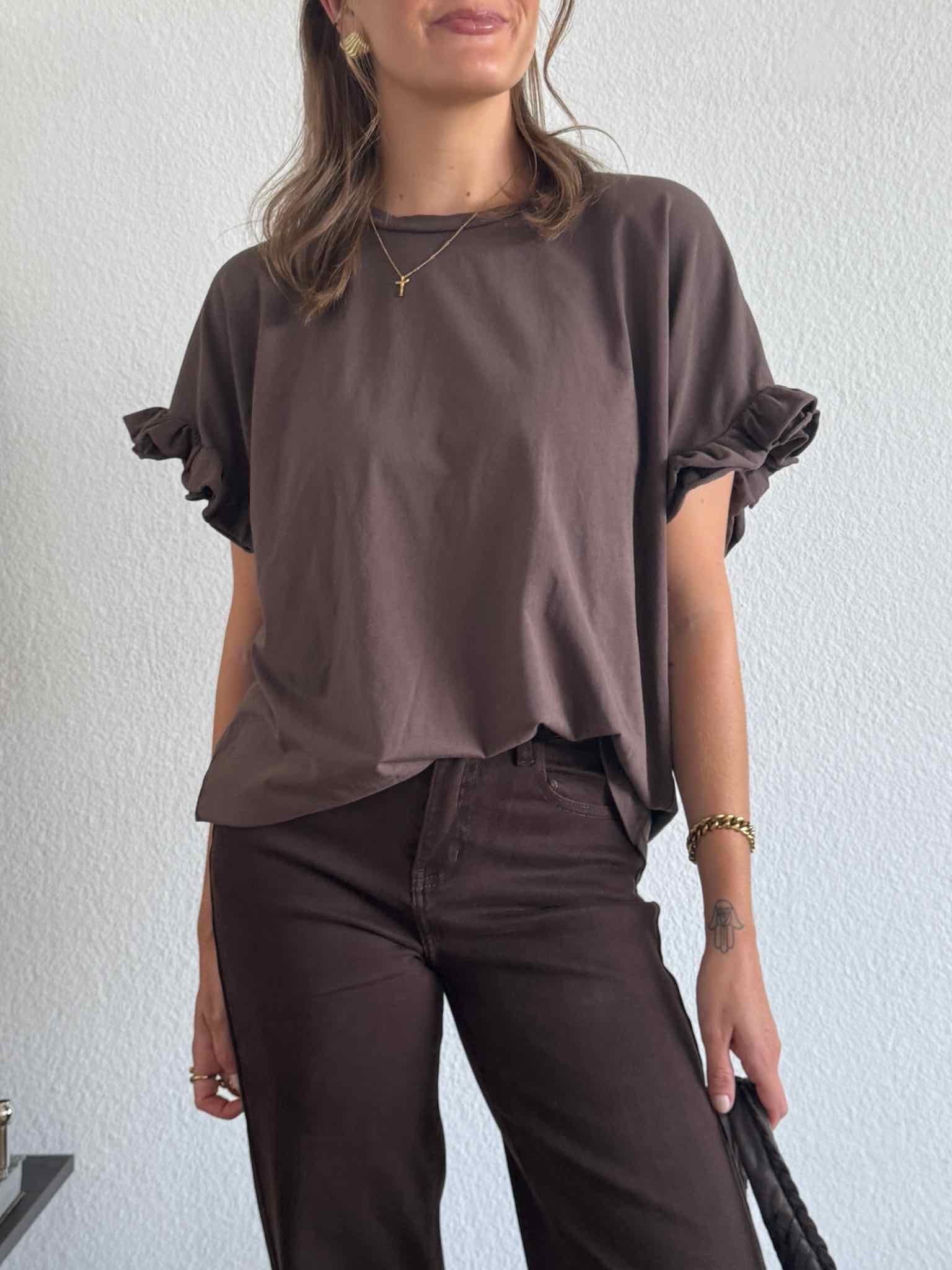 Oversize T-Shirt mit Rüschenärmel für Damen in Chocolate von Maingold Basics