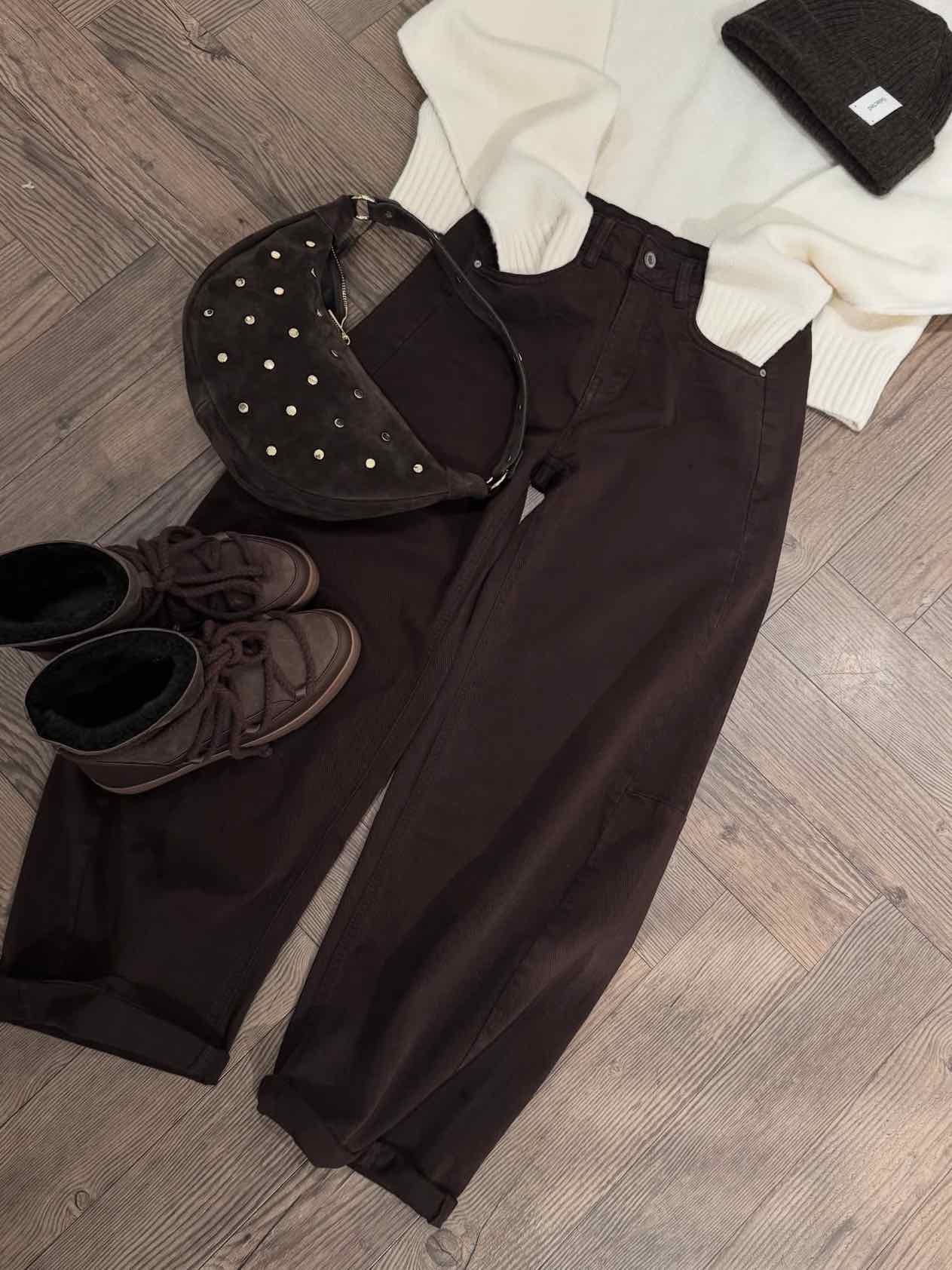 Oversized Barrel Jeans für Damen in Chocolate von Maingold Basics