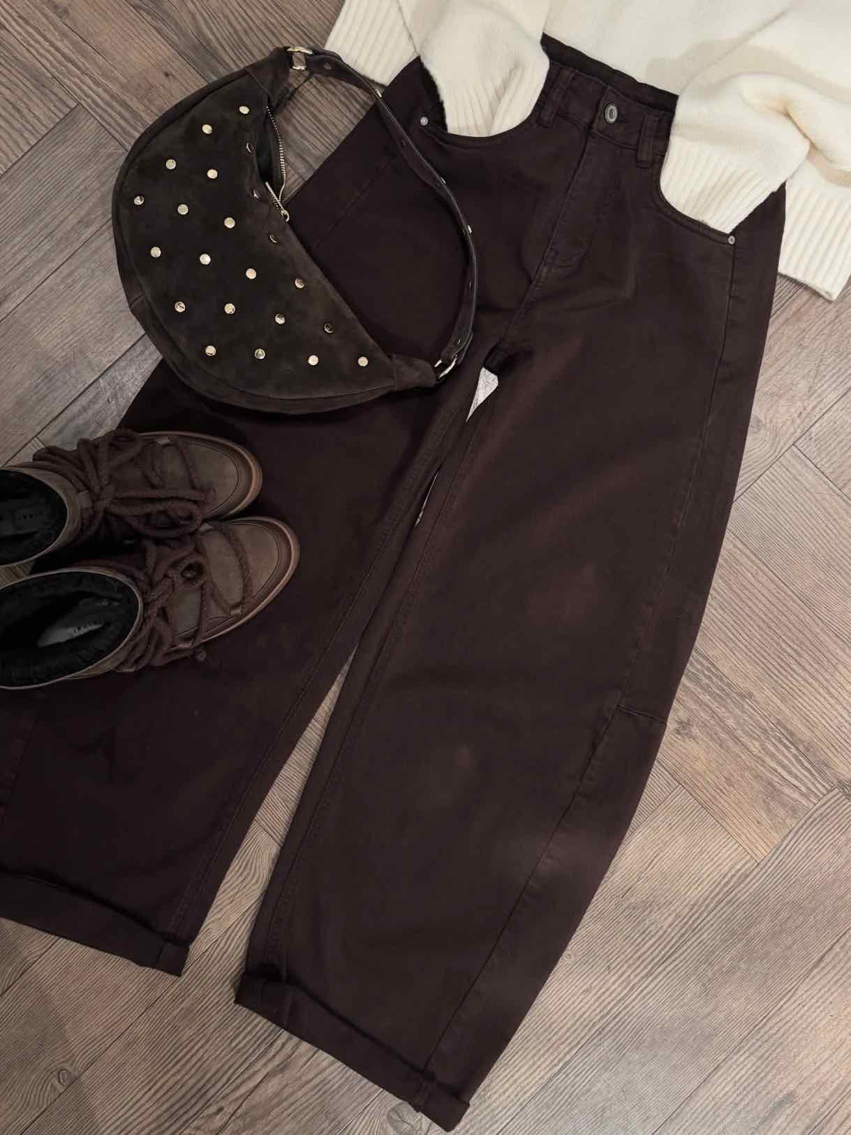 Oversized Barrel Jeans für Damen in Chocolate von Maingold Basics