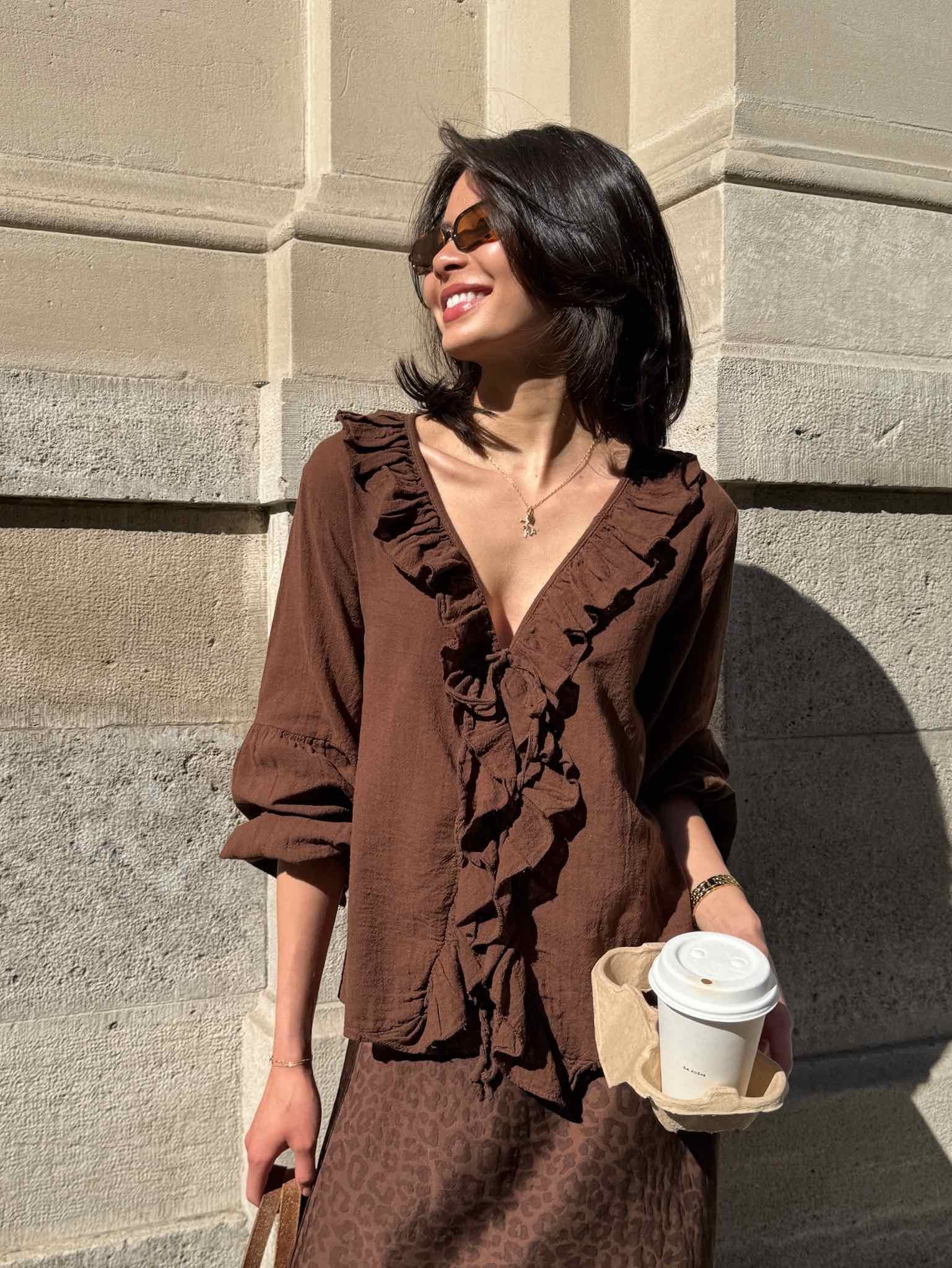 Rüschen Bluse zum Schnüren für Damen in Chocolate von Maingold Basics