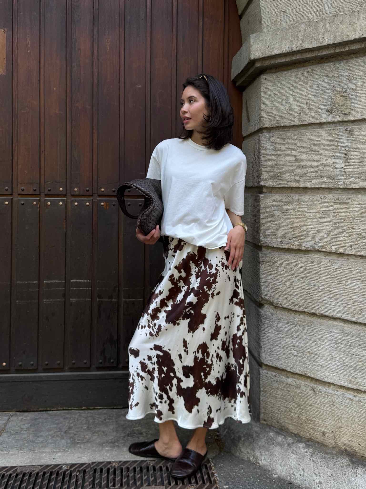 Satin Print Rock für Damen in Cow Print von Maingold Basics