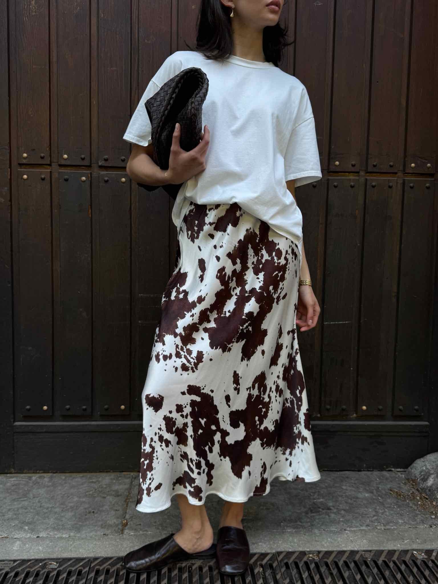 Satin Print Rock für Damen in Cow Print von Maingold Basics