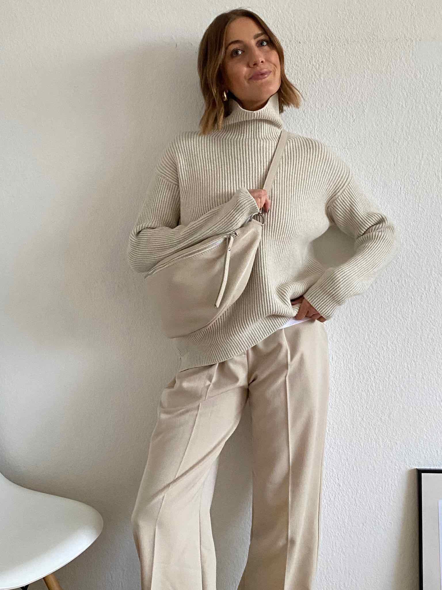 Soft Knit Stehkragen Pullover für Damen in Creme von Maingold Basics