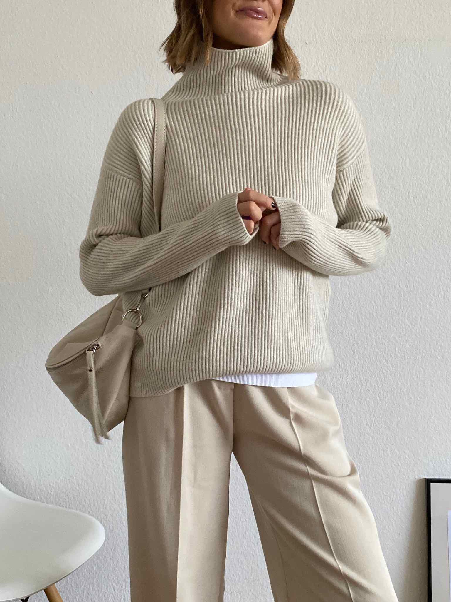 Soft Knit Stehkragen Pullover für Damen in Creme von Maingold Basics