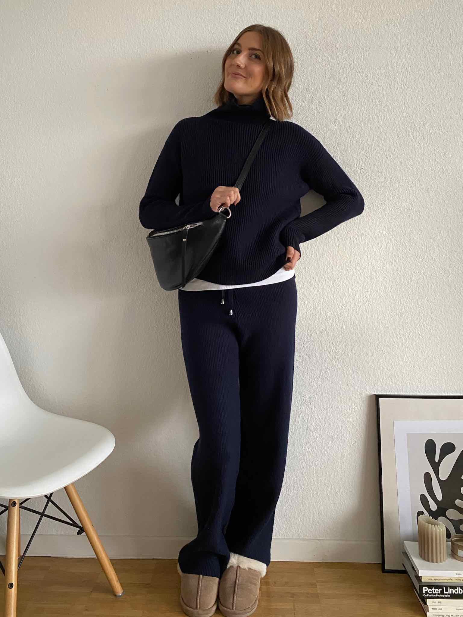 Soft Knit Strickhose für Damen in Dark Navy von Maingold Basics