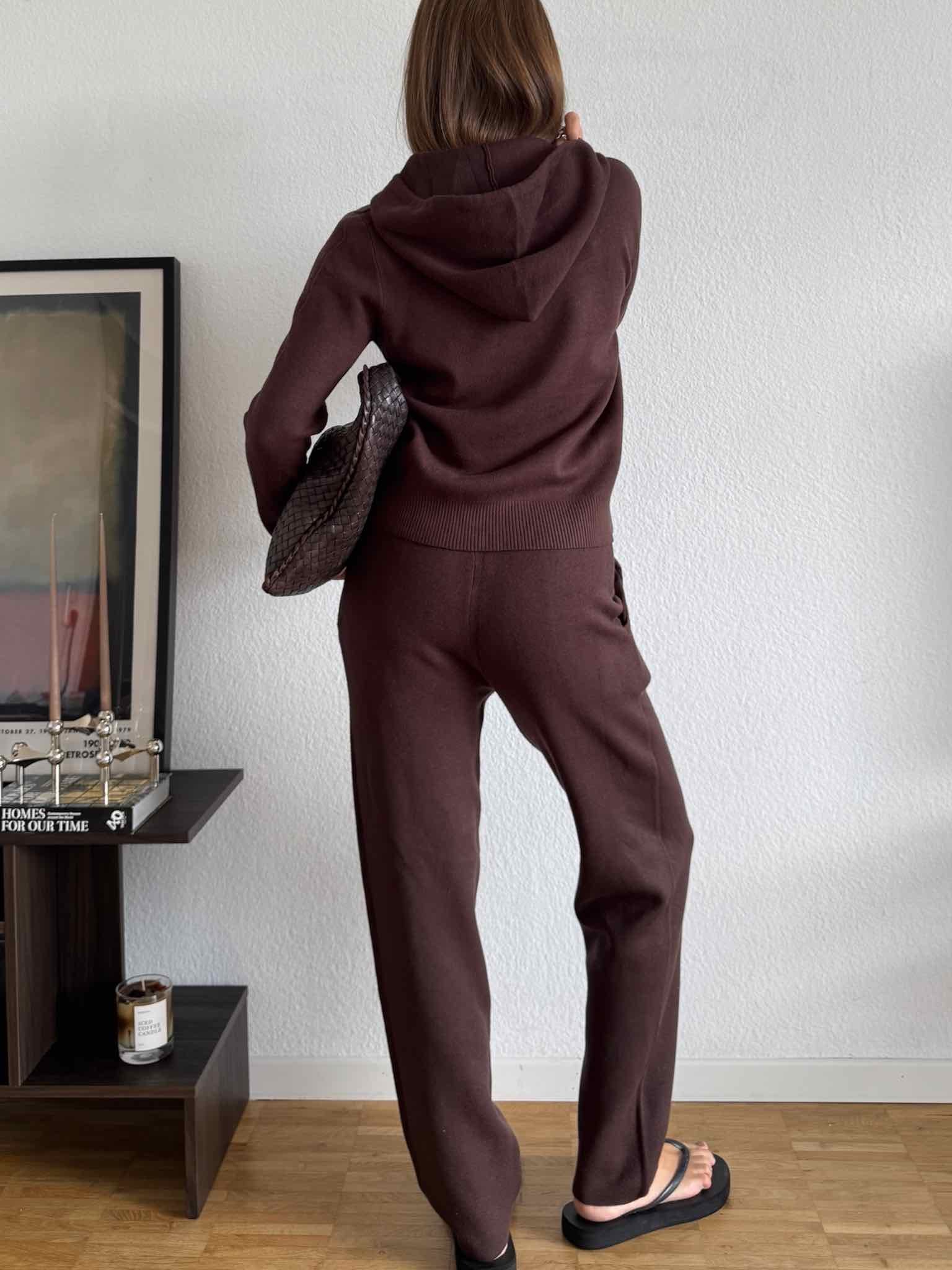 Strick-Set aus Hoodie und Hose aus Viskose-Mix für Damen in Chocolate von Maingold Basics