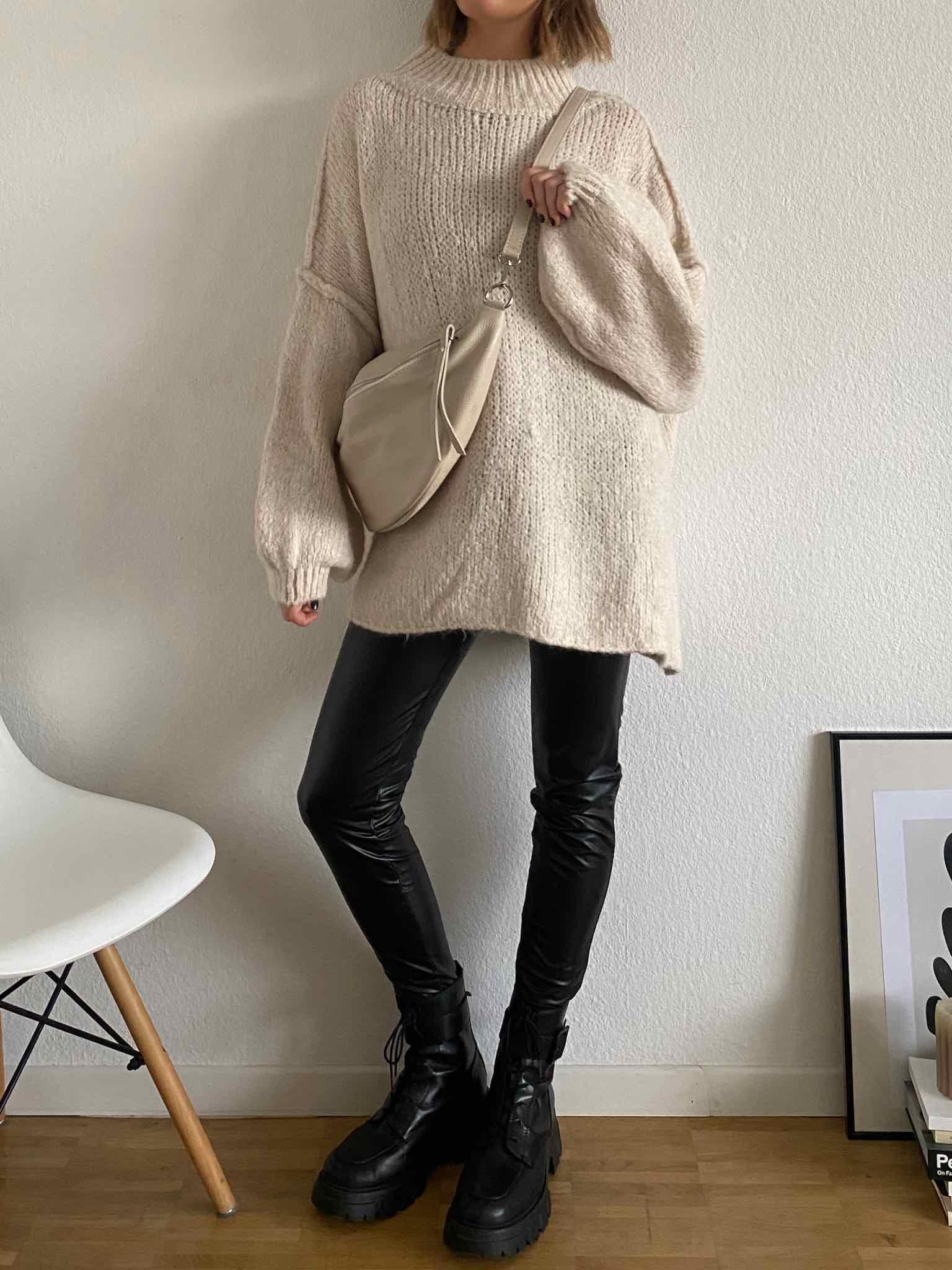 Super Oversized Kuschel Pullover für Damen in Creme von Maingold Basics