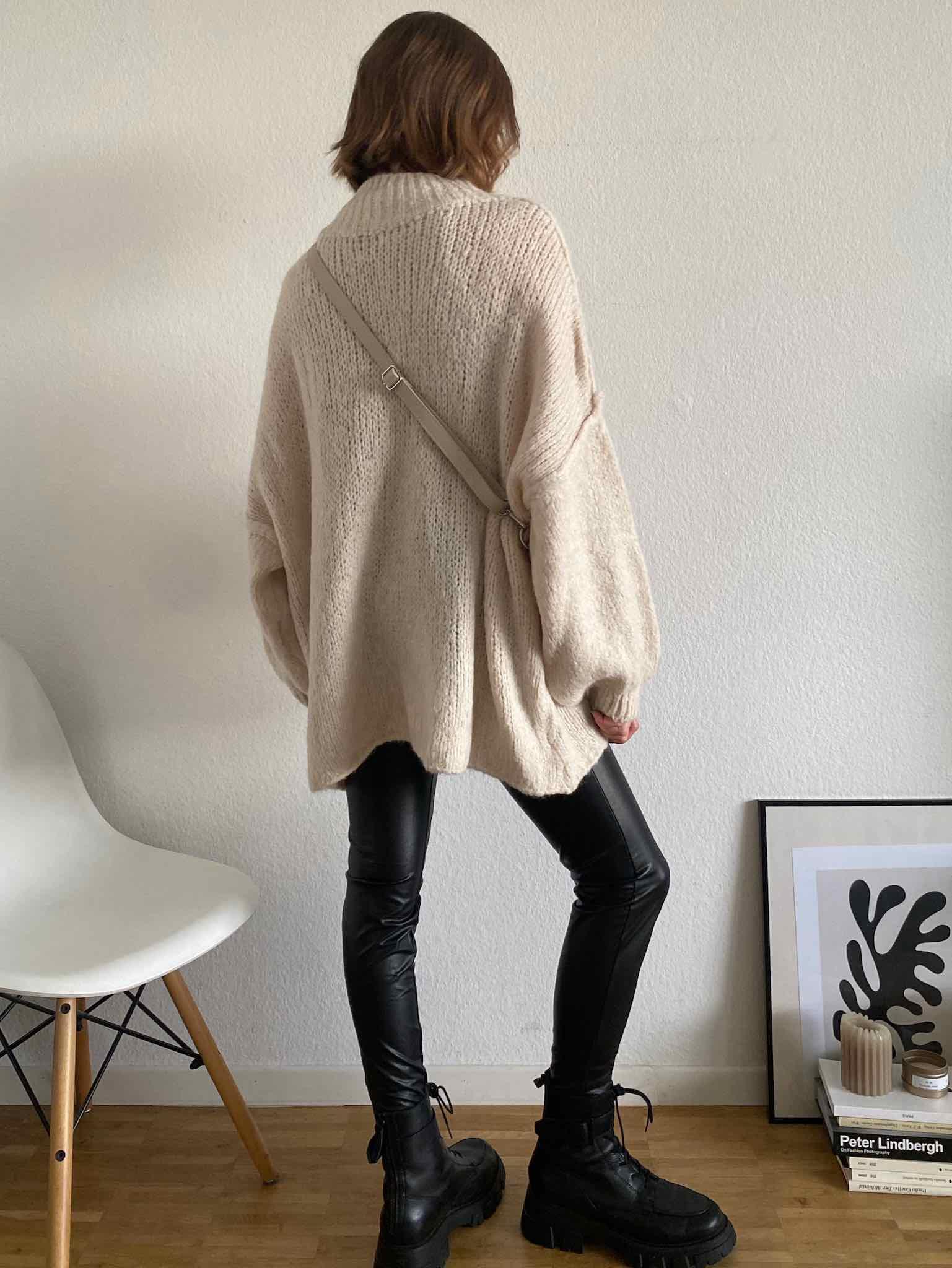 Super Oversized Kuschel Pullover für Damen in Creme von Maingold Basics