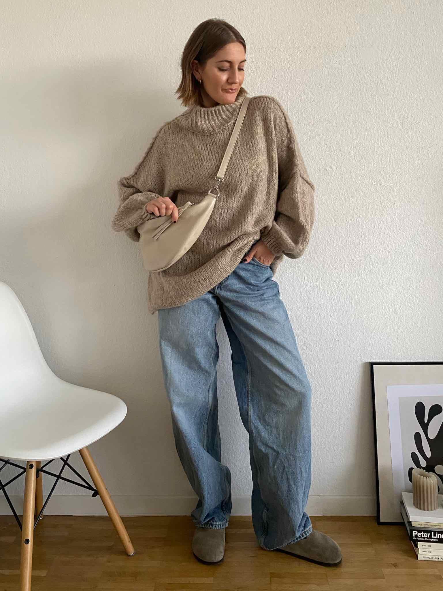 Super Oversized Kuschel Pullover für Damen in Dark Beige von Maingold Basics