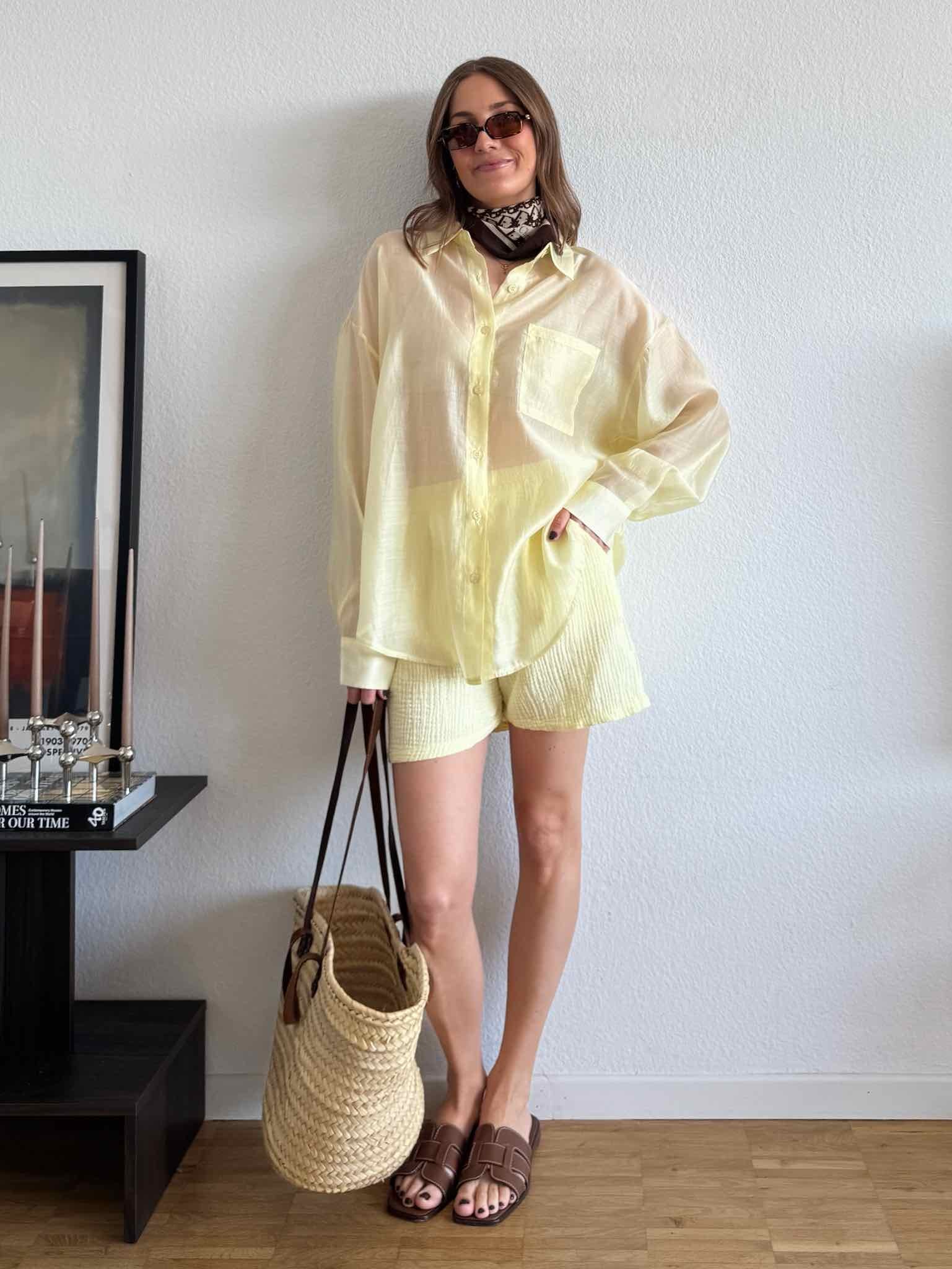 Transparente Oversize Bluse für Damen in Butter Yellow von Maingold Basics